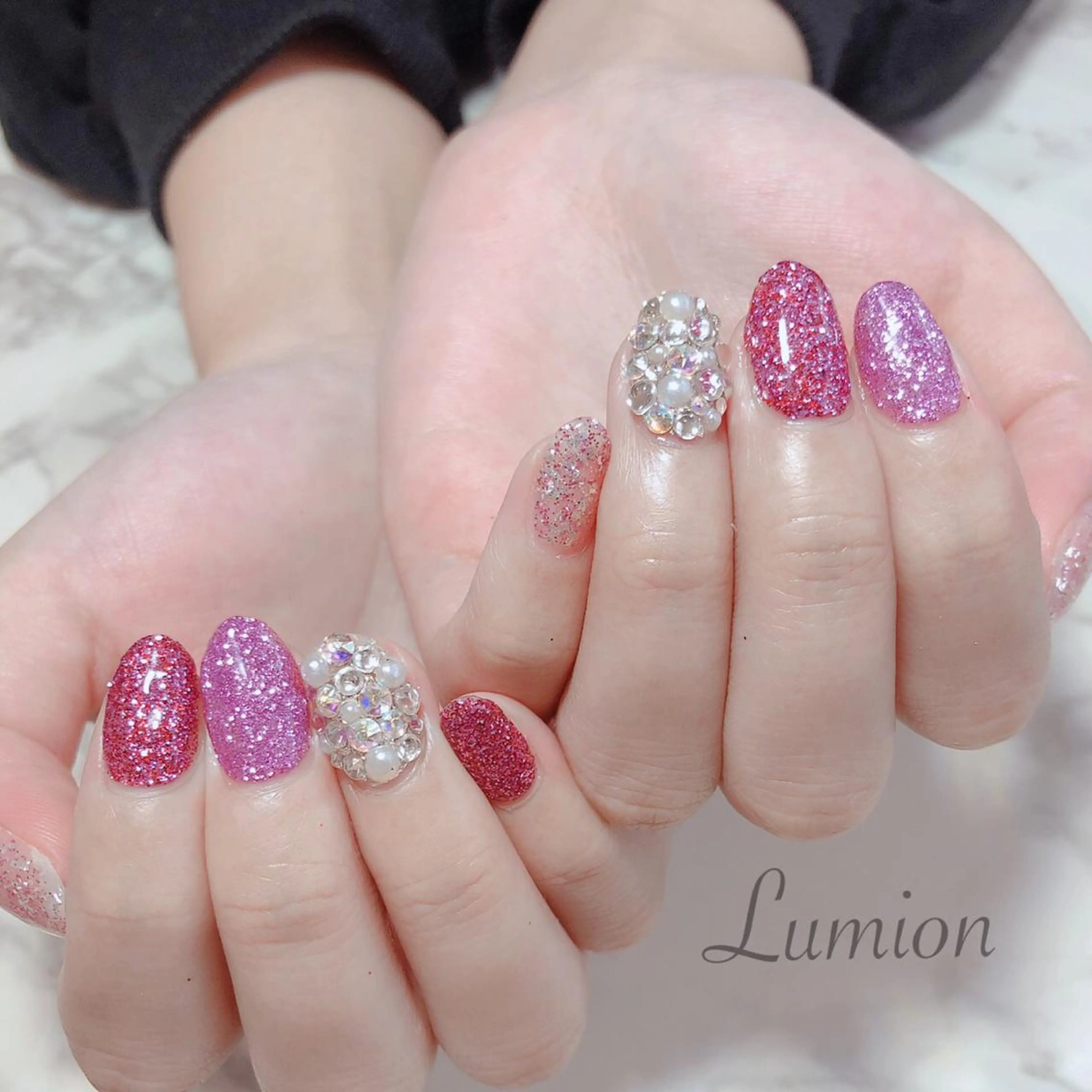 ネイル ラメ(グリッター) ピンク ハンドネイル nailroom Lumionのネイルデザイン