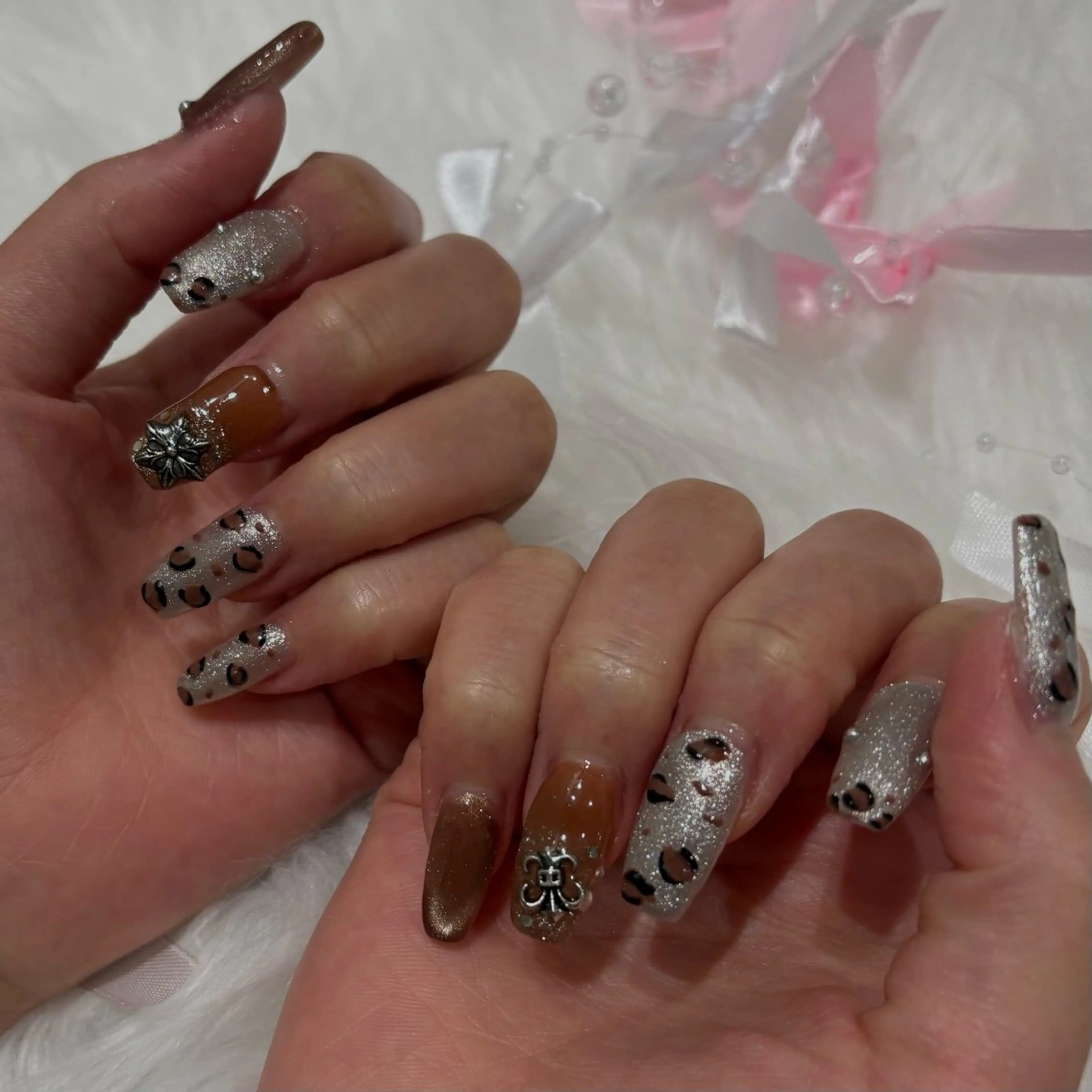 ネイル アートネイル 長さ出し フットネイル ハート キラキラネイル Vante梅田店所属・vante_aimi .パラジェル取扱店のネイルデザイン