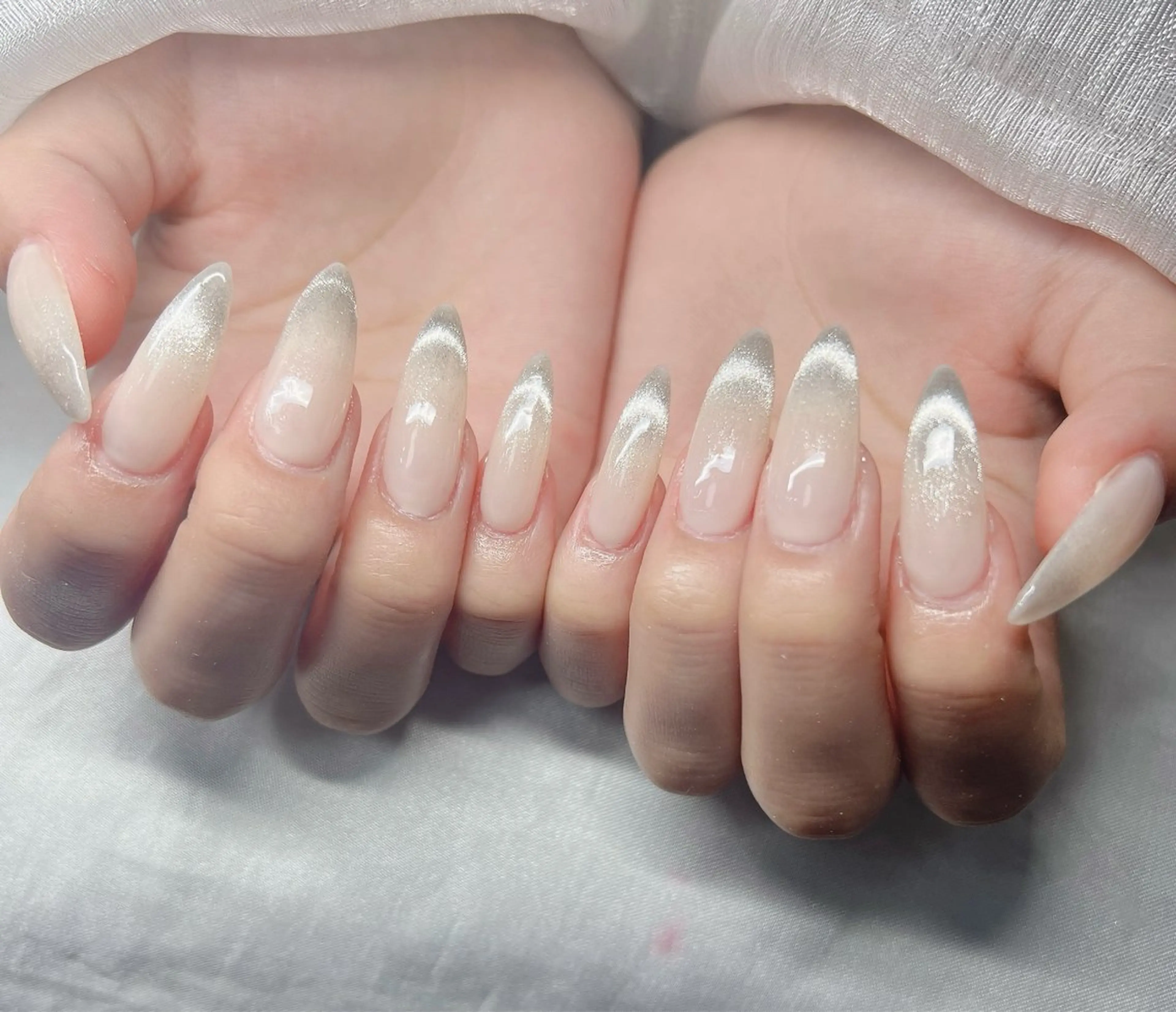 ネイル 長さ出し グラデーション 卒業式 キラキラネイル マグネットネイル ハンドネイル Lee Nailsのネイルデザイン