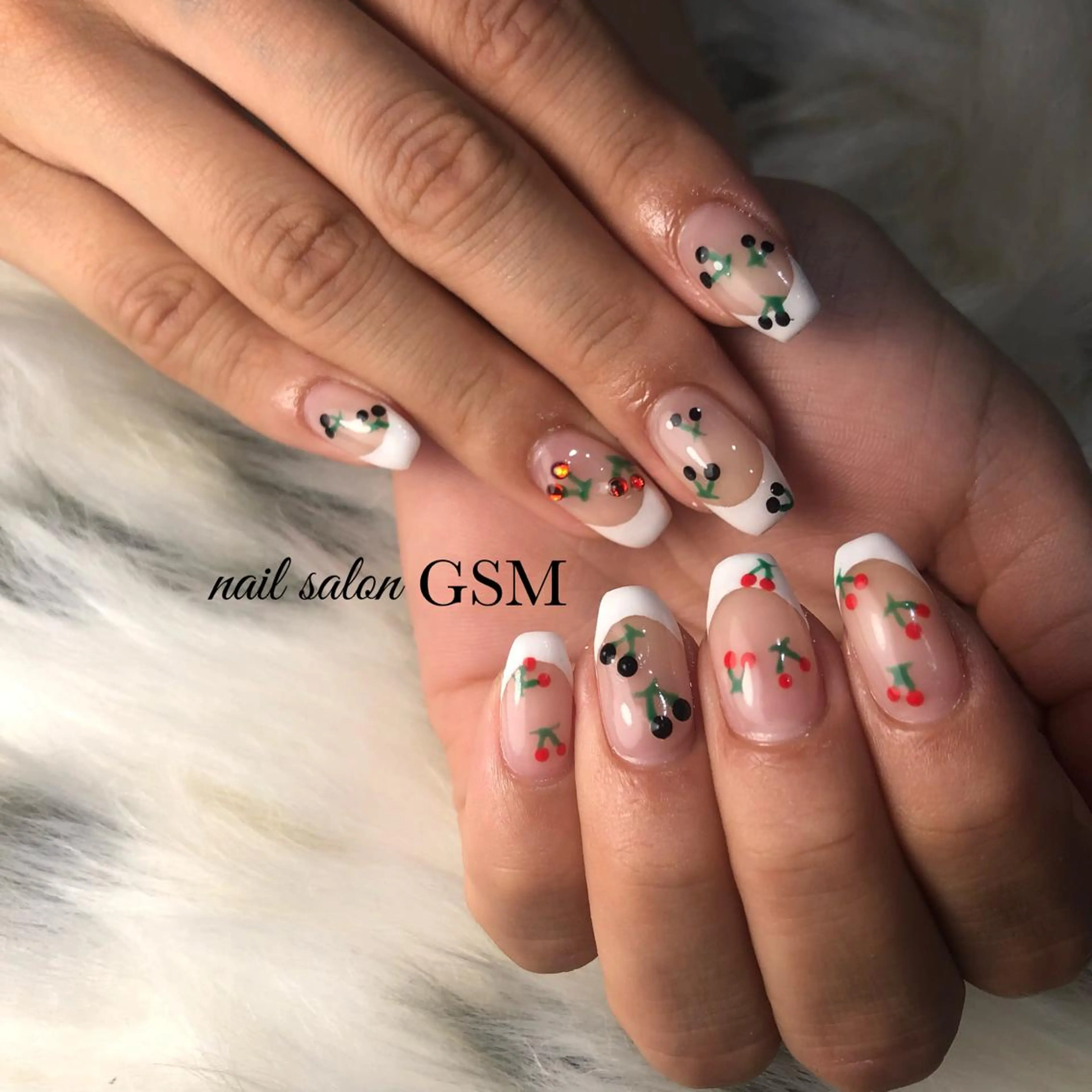 ネイル フレンチネイル ストーンネイル nail salon GSMのネイルデザイン