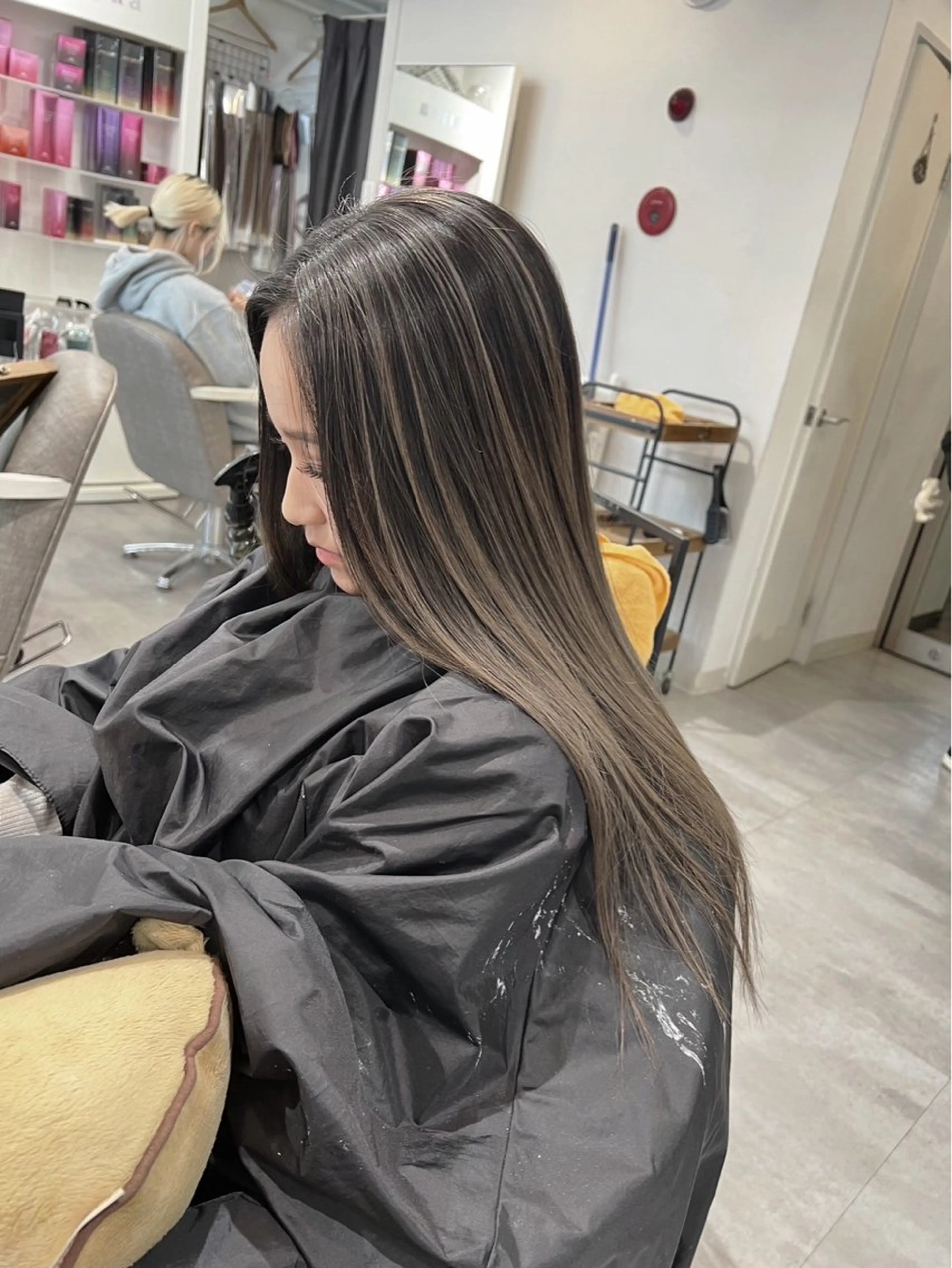 ロング カラー バレイヤージュ グレージュ レイヤーカット ヘアカラー 指名数No.1 /NAOYAのヘアスタイル