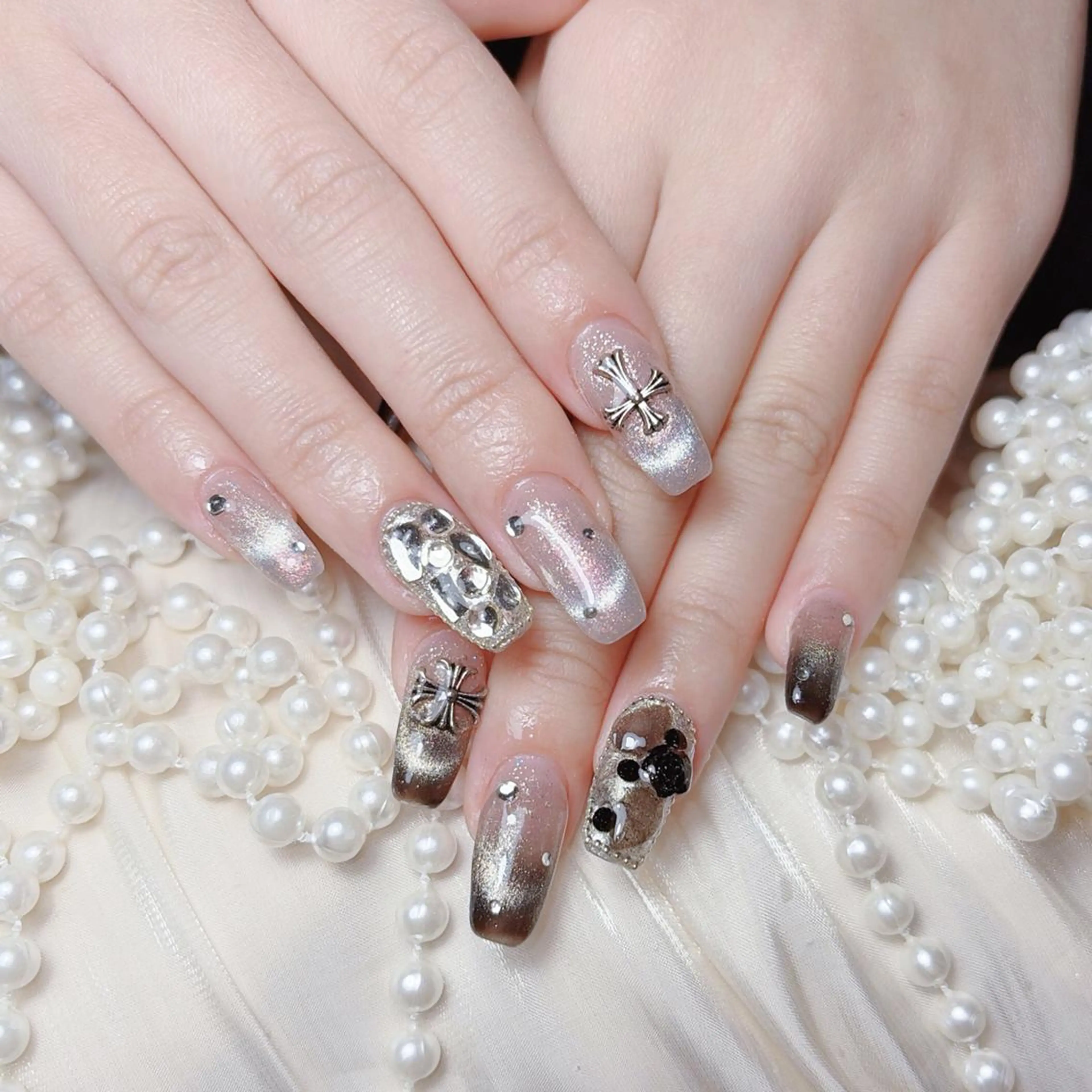 ネイル アートネイル オーロラネイル 長さ出し フットネイル ガーリー 🎀Seina 🧚🏻‍♀️のネイルデザイン