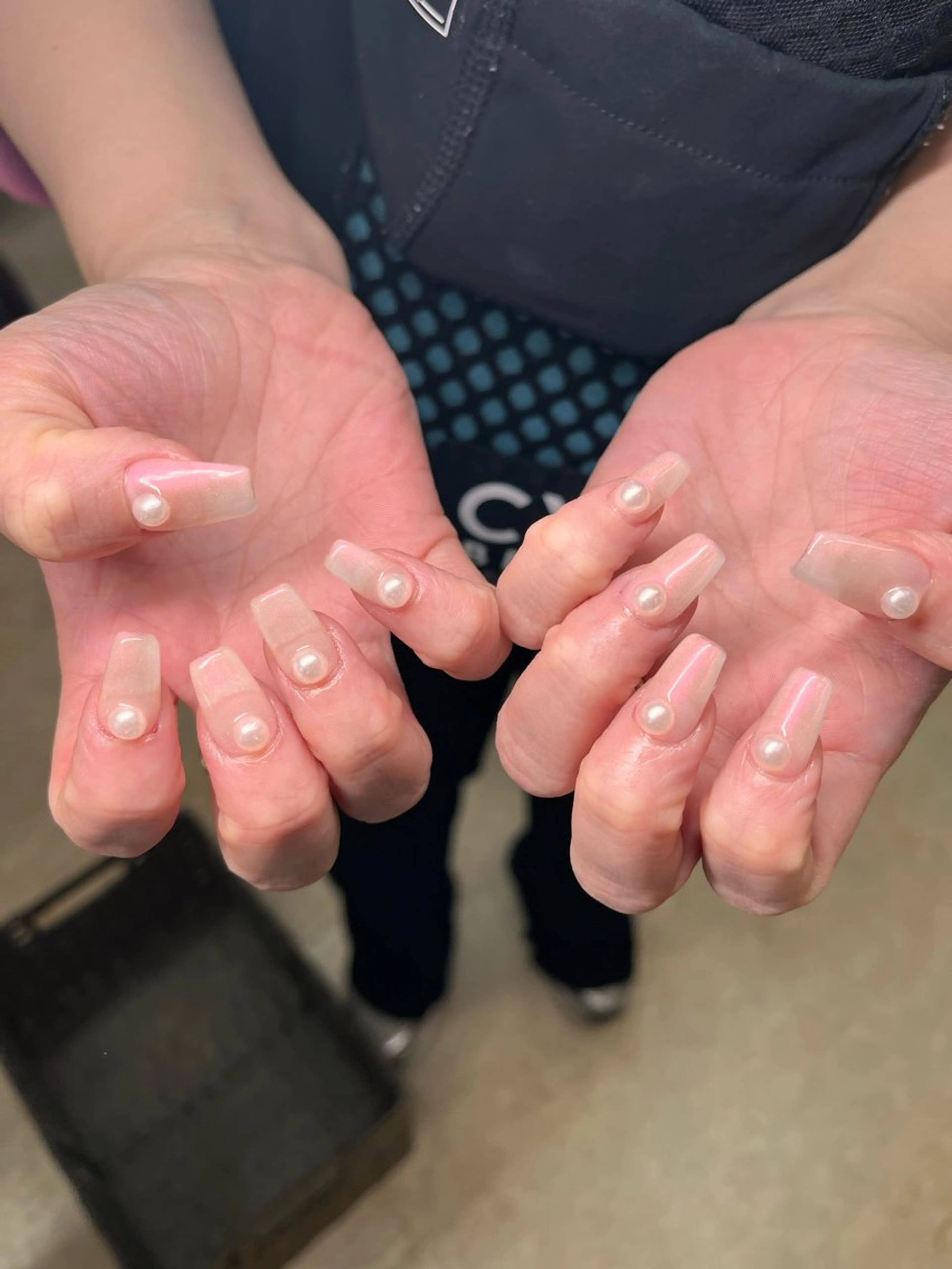 ミディアム ハンドネイル フットネイル Silent 話さないネイルサロンのネイルデザイン