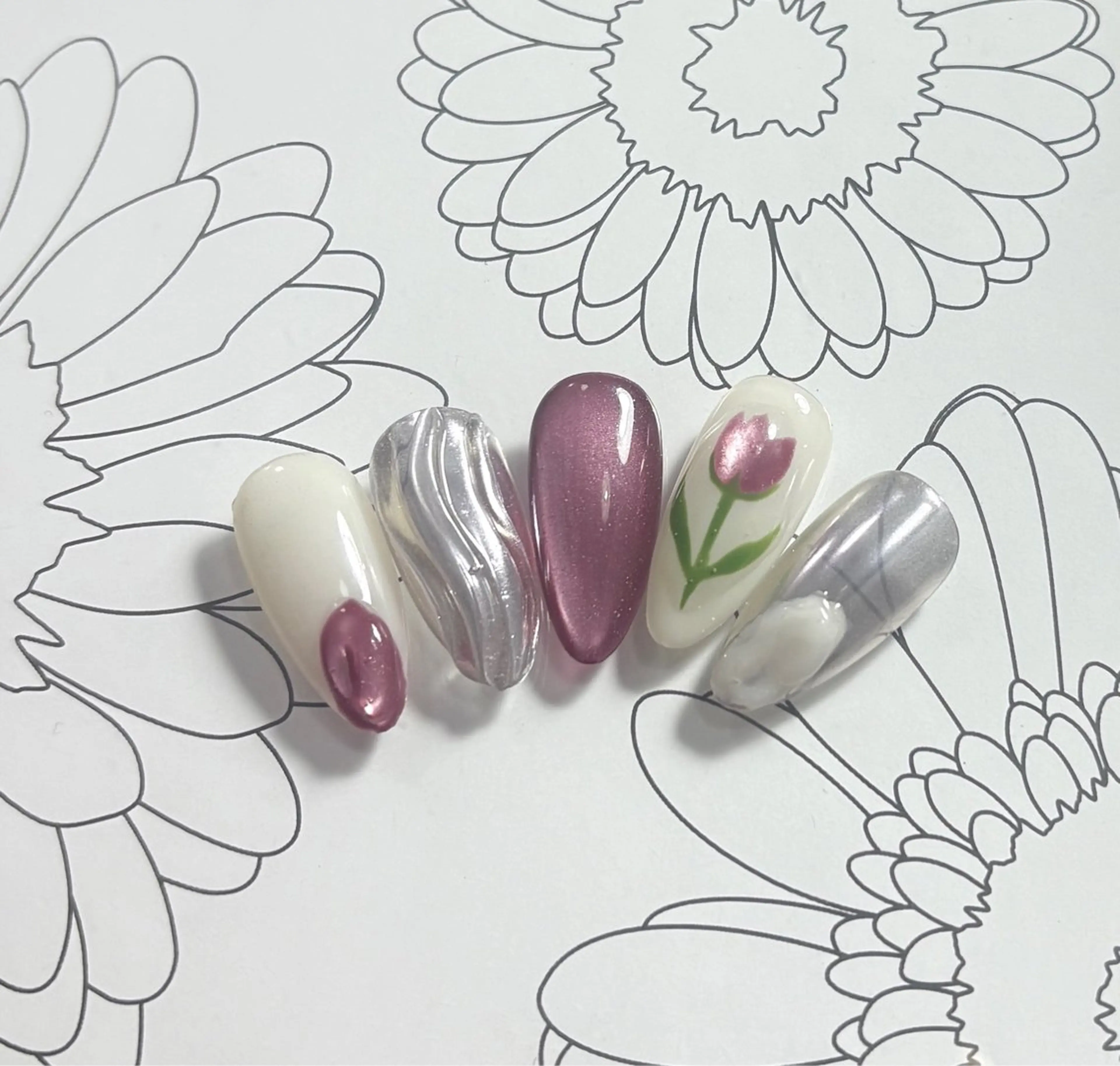 ネイル ハンドネイル フットネイル ハンドケア AngelChris ビューティーサロンのネイルデザイン