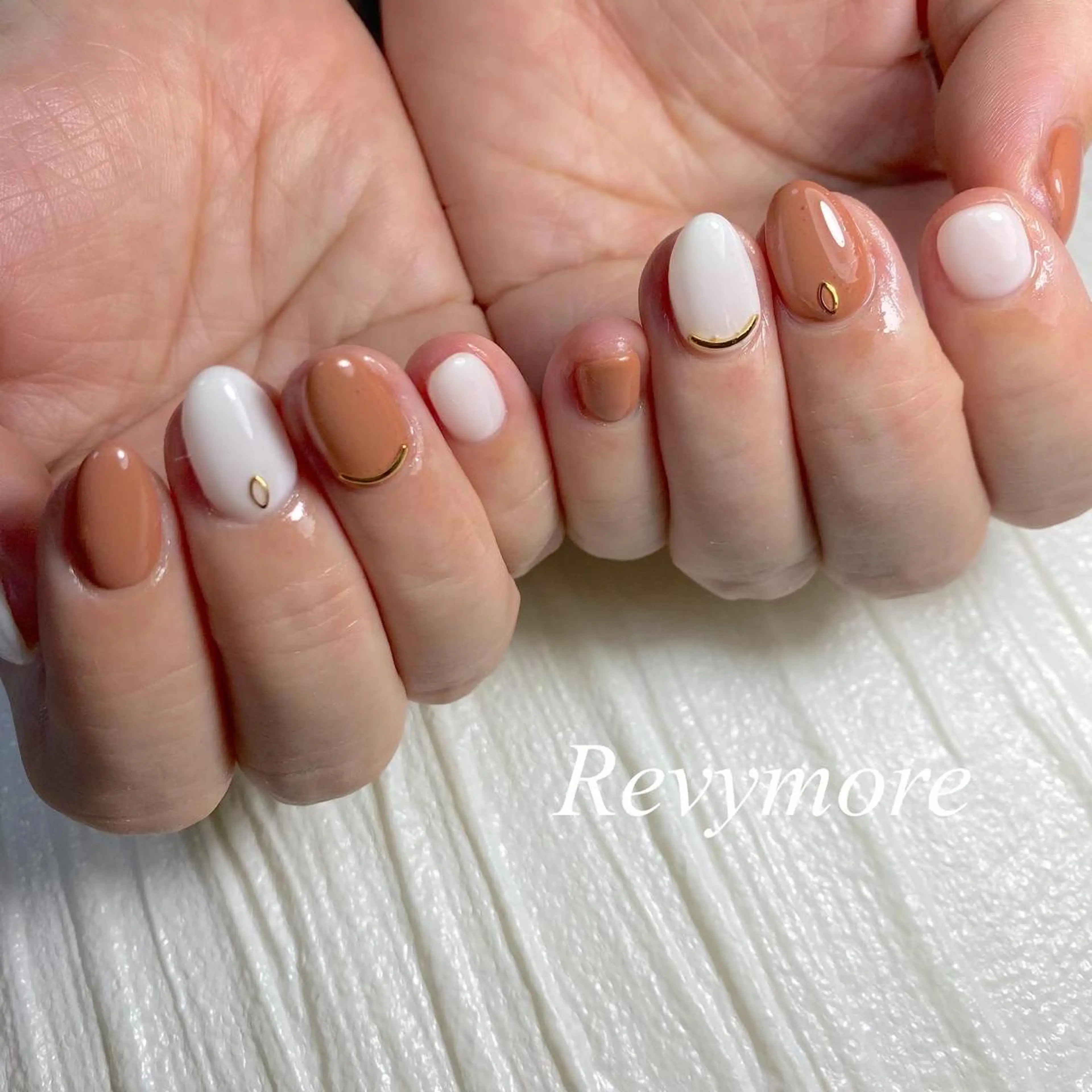 ショート ネイル ジェルネイル ニュアンスネイル オフィスネイル ワンカラーネイル シンプルネイル nail salon Revymoreのネイルデザイン