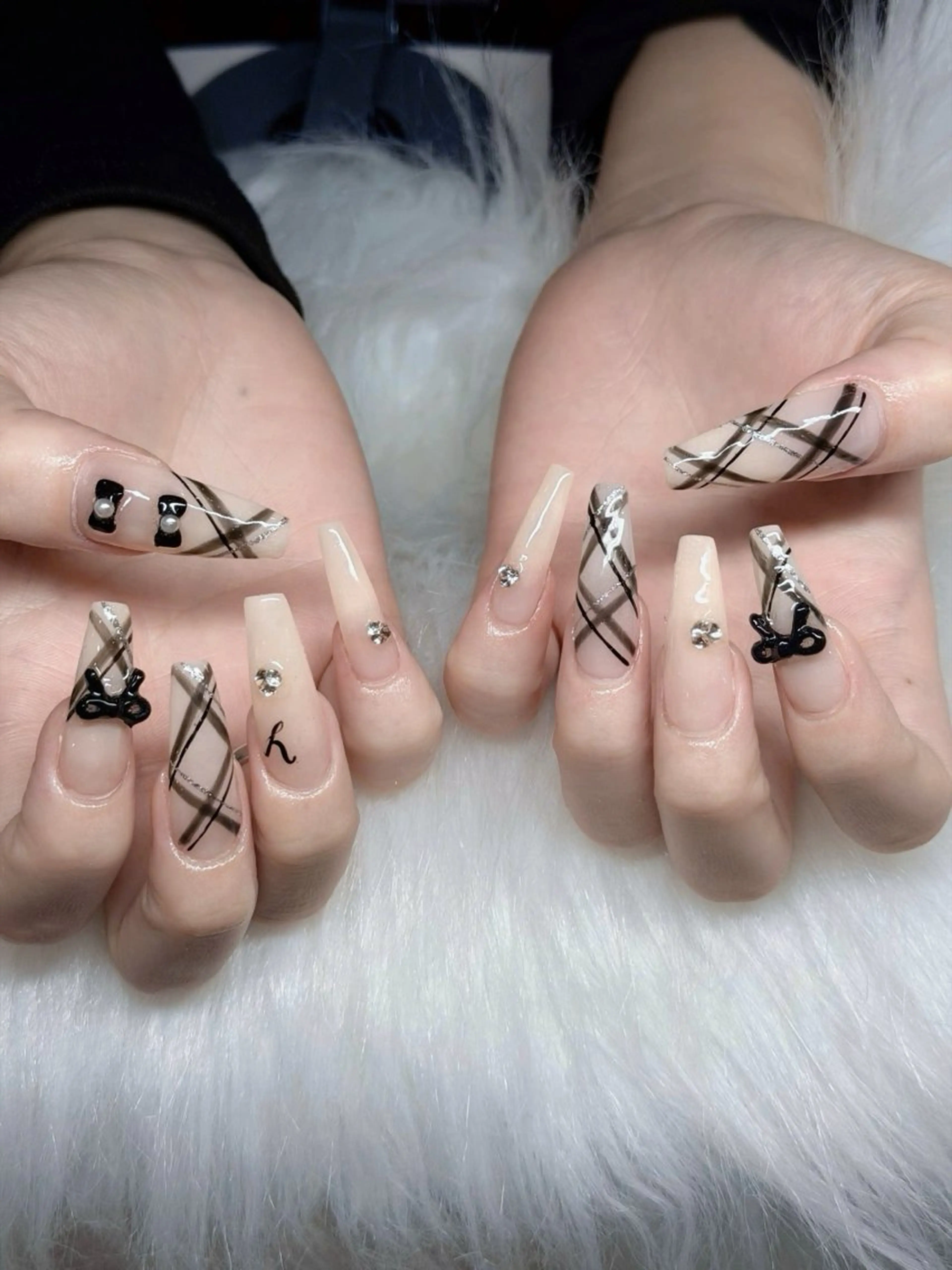 ネイル ガーリー 韓国ネイル ロングネイル ニュアンスネイル リボン HA NIのネイルデザイン