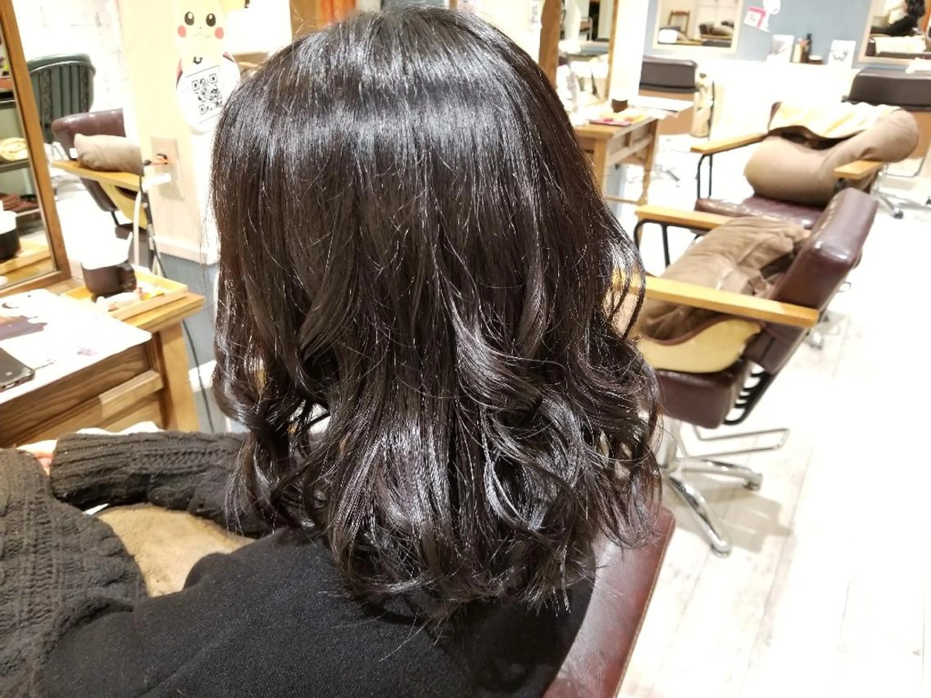 ミディアム カラー アッシュ ブリーチ ヘアカラー SAKURA (サクラ)のヘアスタイル