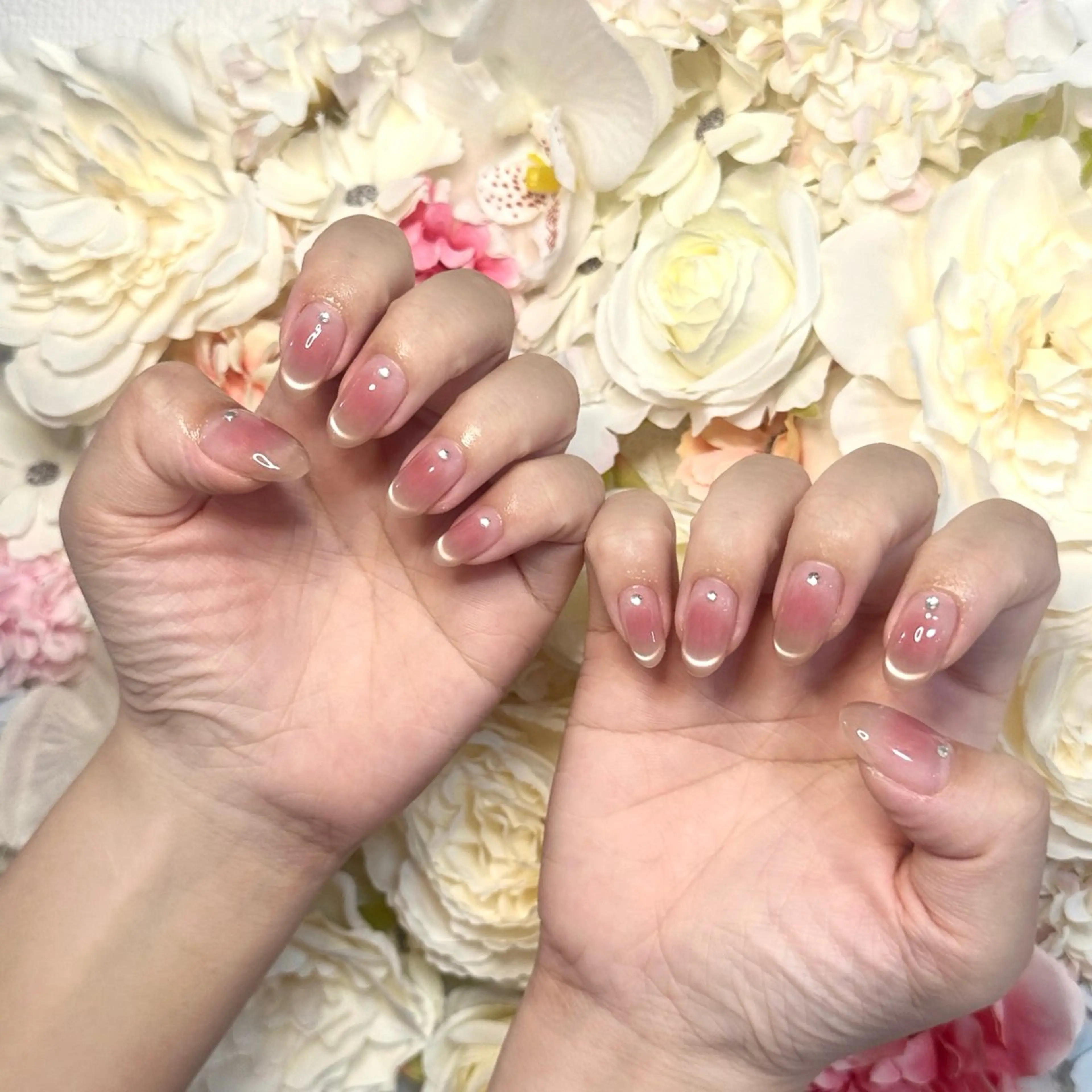 ネイル アートネイル オーロラネイル チークネイル フレンチネイル ガラスフレンチ 🎀YooLi Nail salonのネイルデザイン