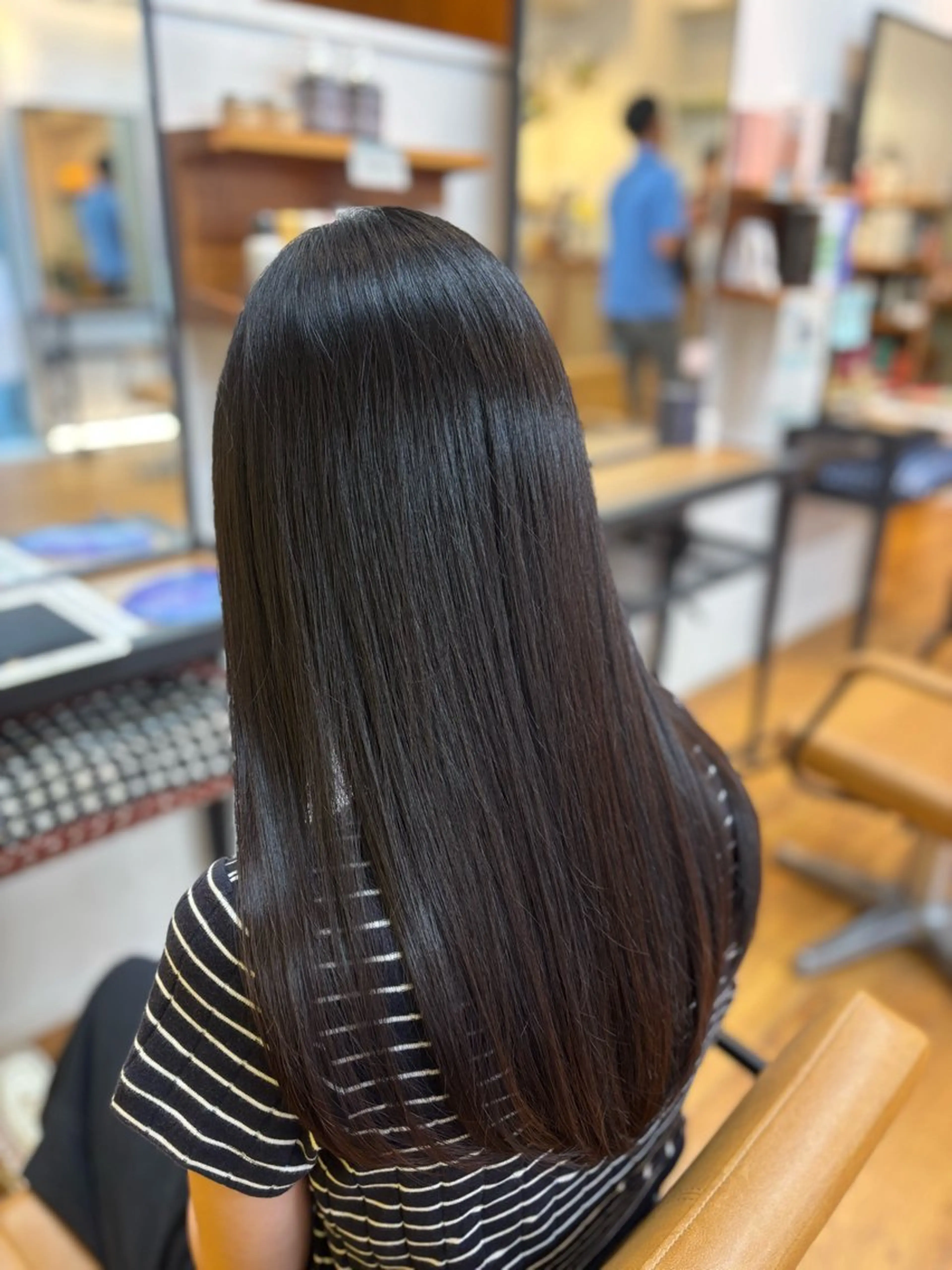 ロング レイヤーカット 縮毛矯正 トリートメント カネコ ナナミのヘアスタイル