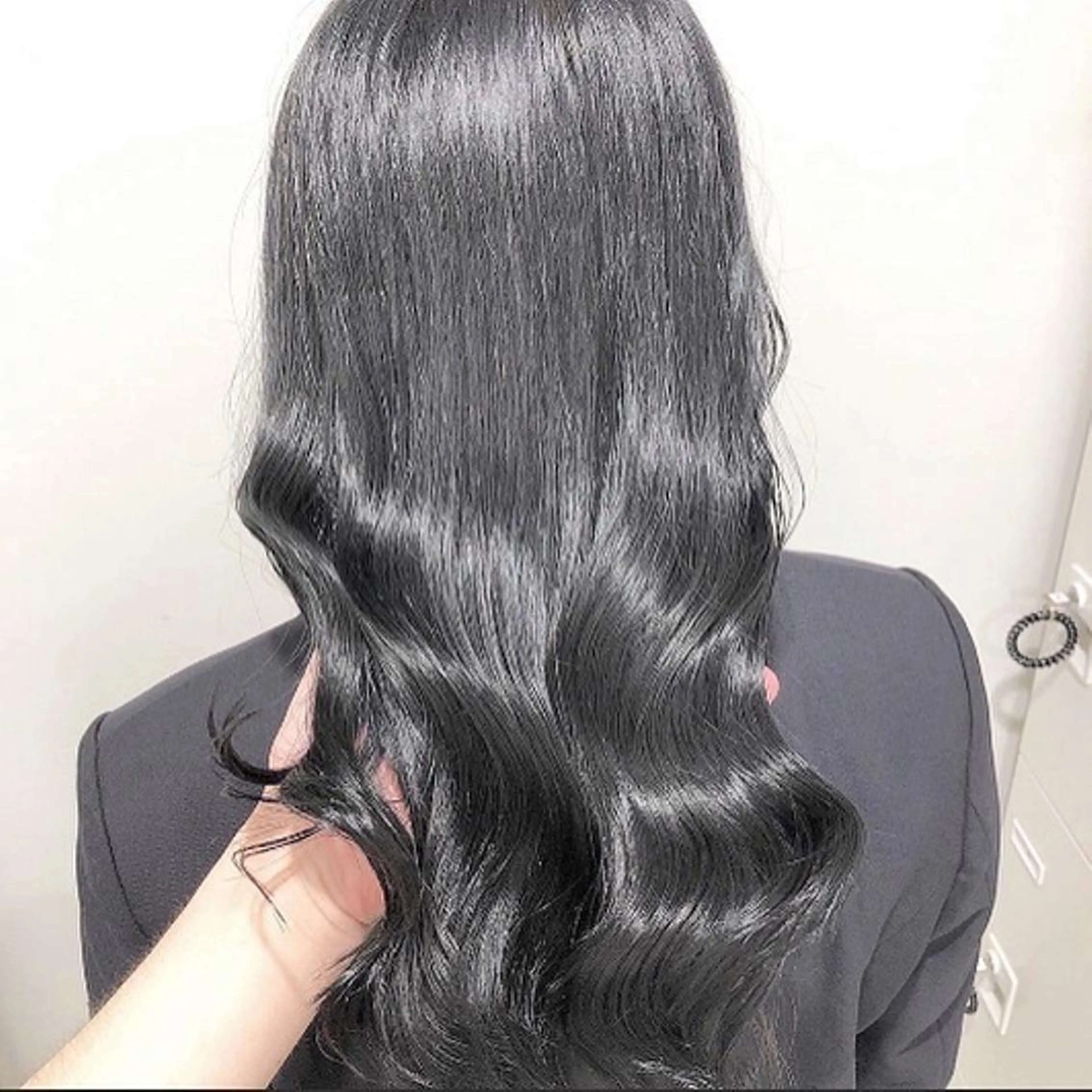 ロング カラー 透明感カラー グレージュ カット ヘアカラー トリートメント ヘッドスパ ヘアセット ベージュカラー💖 やすひろのヘアスタイル