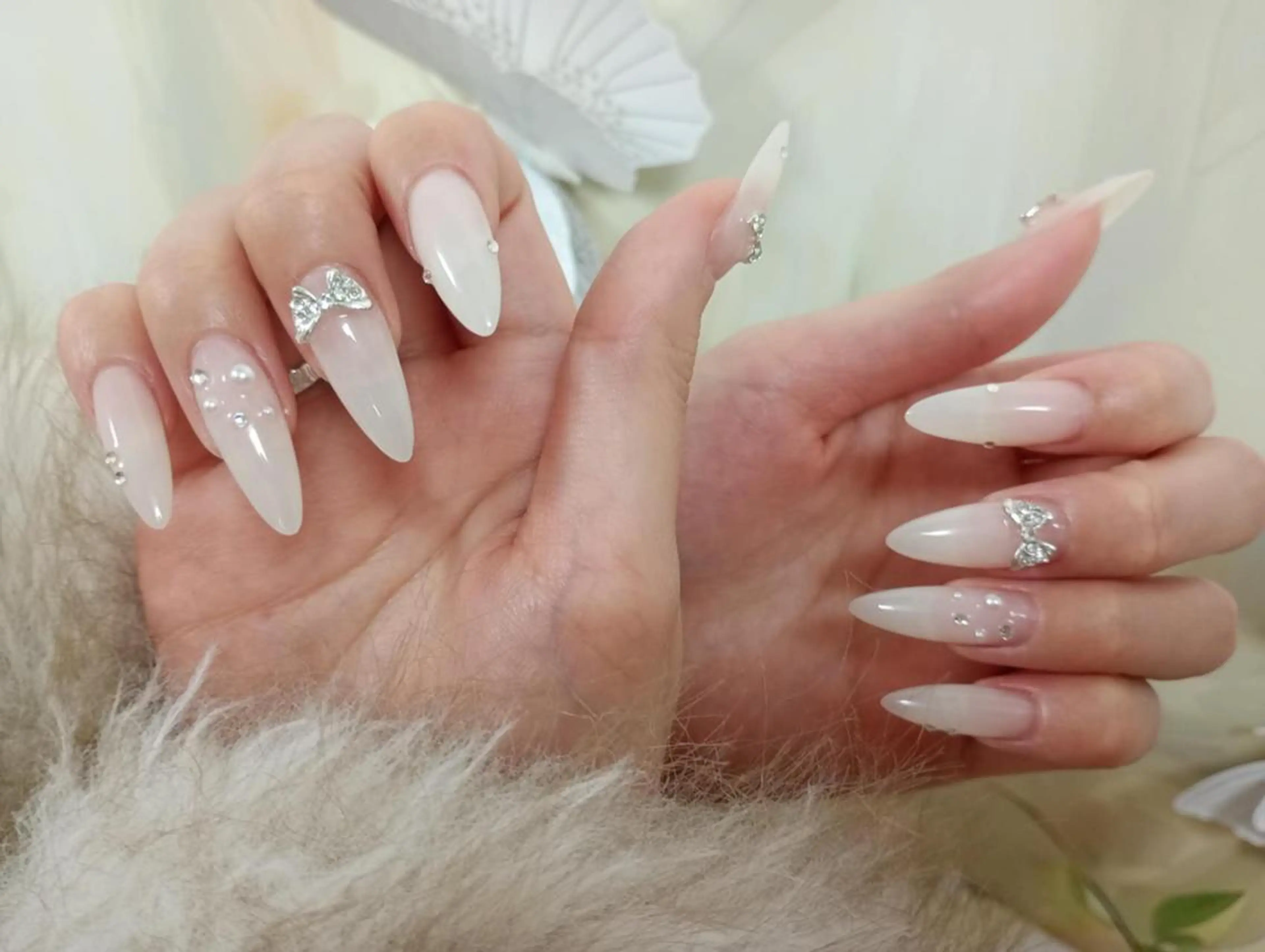 ネイル 長さ出し フレンチネイル ジェルネイル ガラスフレンチ 韓国ネイル Hana Bloom Nail💛Rinaのネイルデザイン