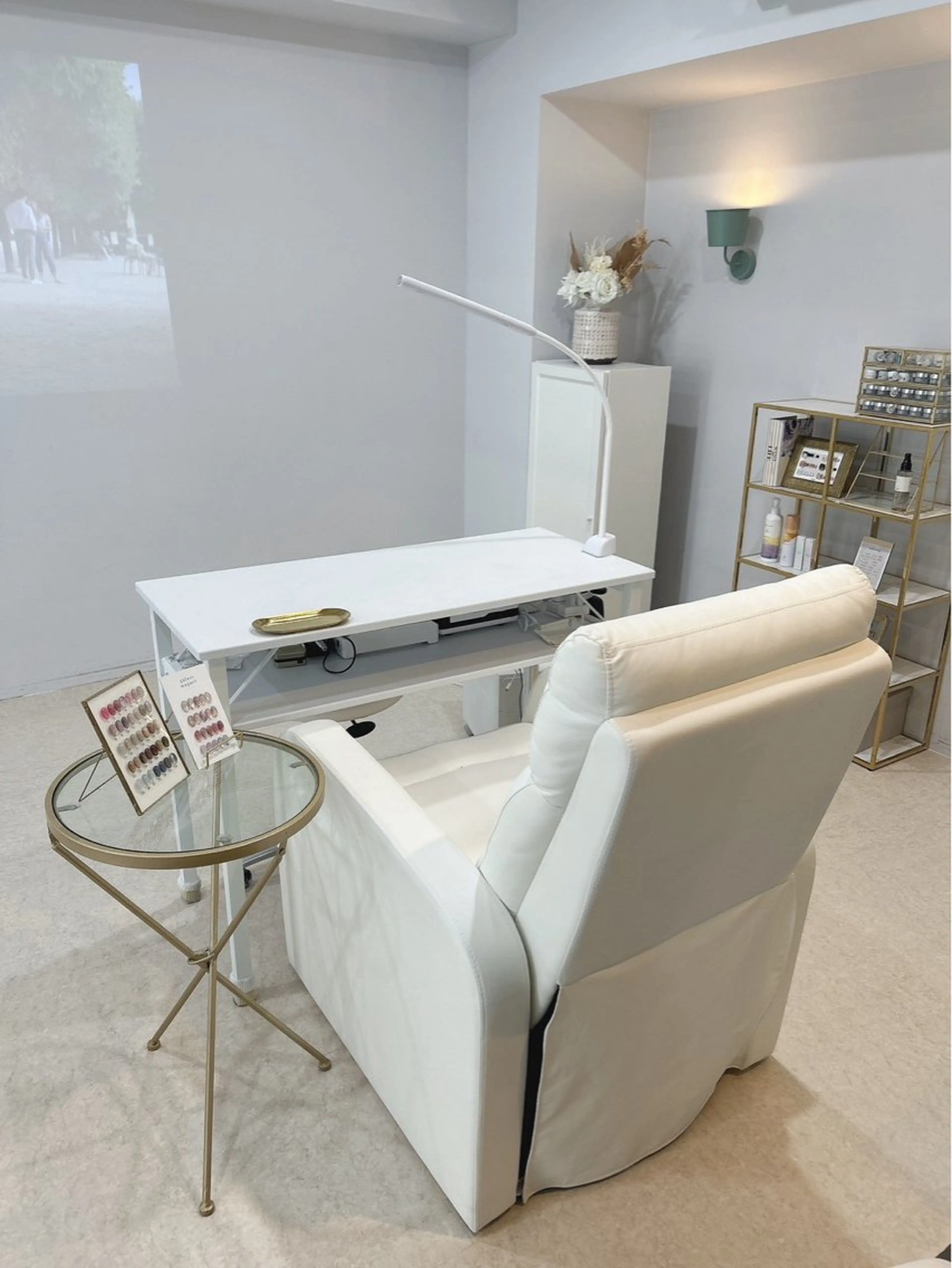 ネイル パラジェルサロン 大人女性が通うサロンのネイルデザイン