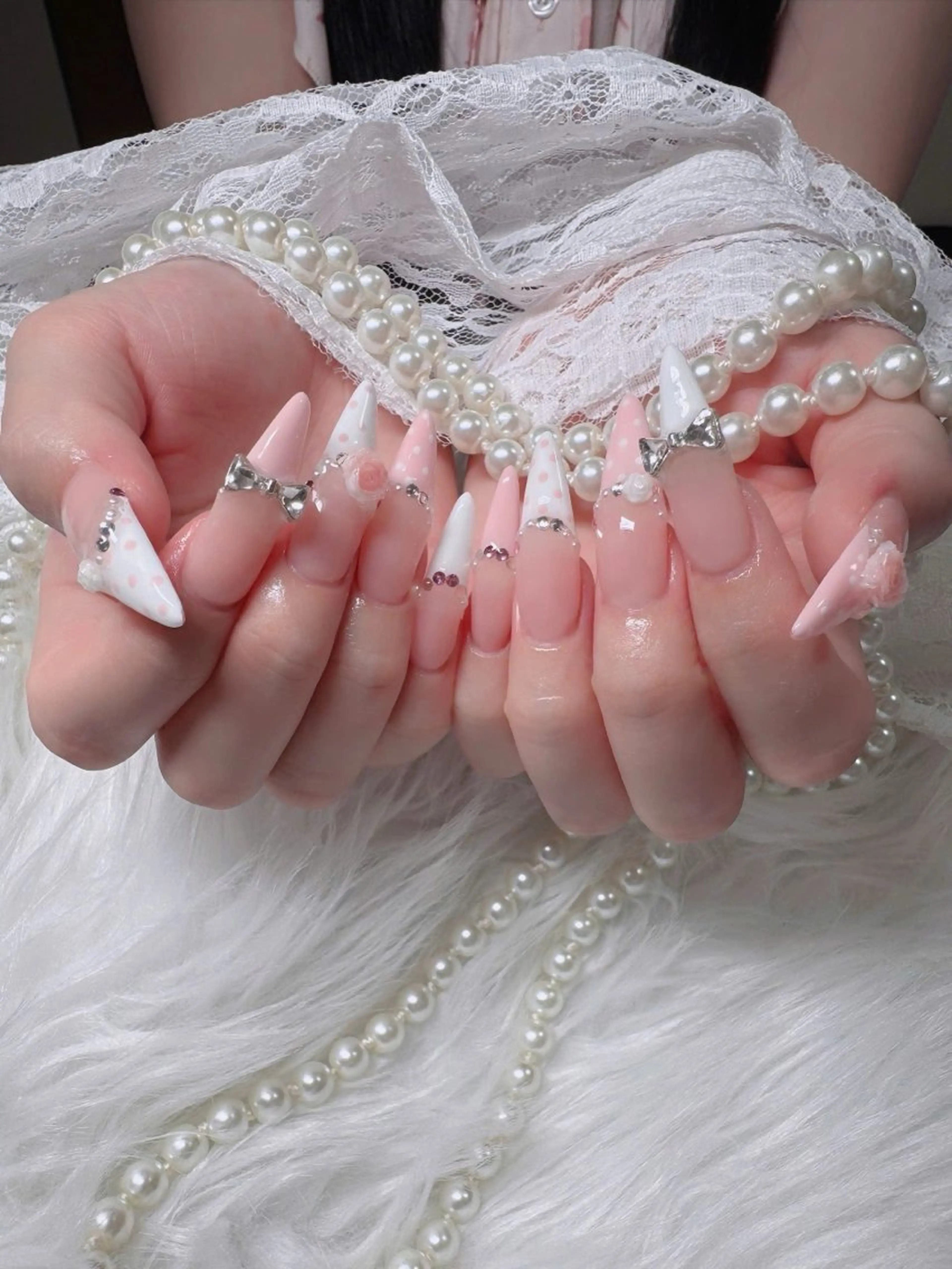 ネイル フレンチネイル ジェルネイル ガラスフレンチ ハロウィン ハート H.baby Nail Salonのネイルデザイン
