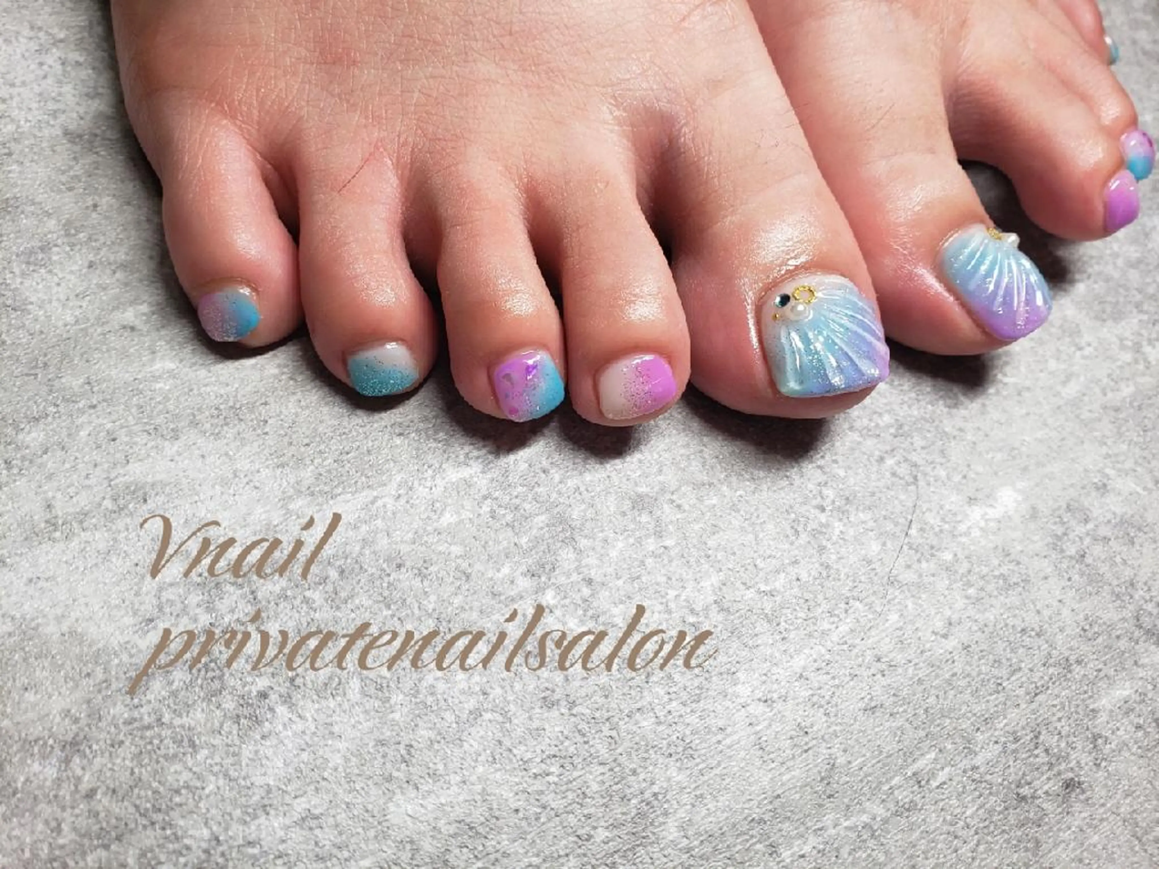 ネイル フットネイル V. nailのネイルデザイン