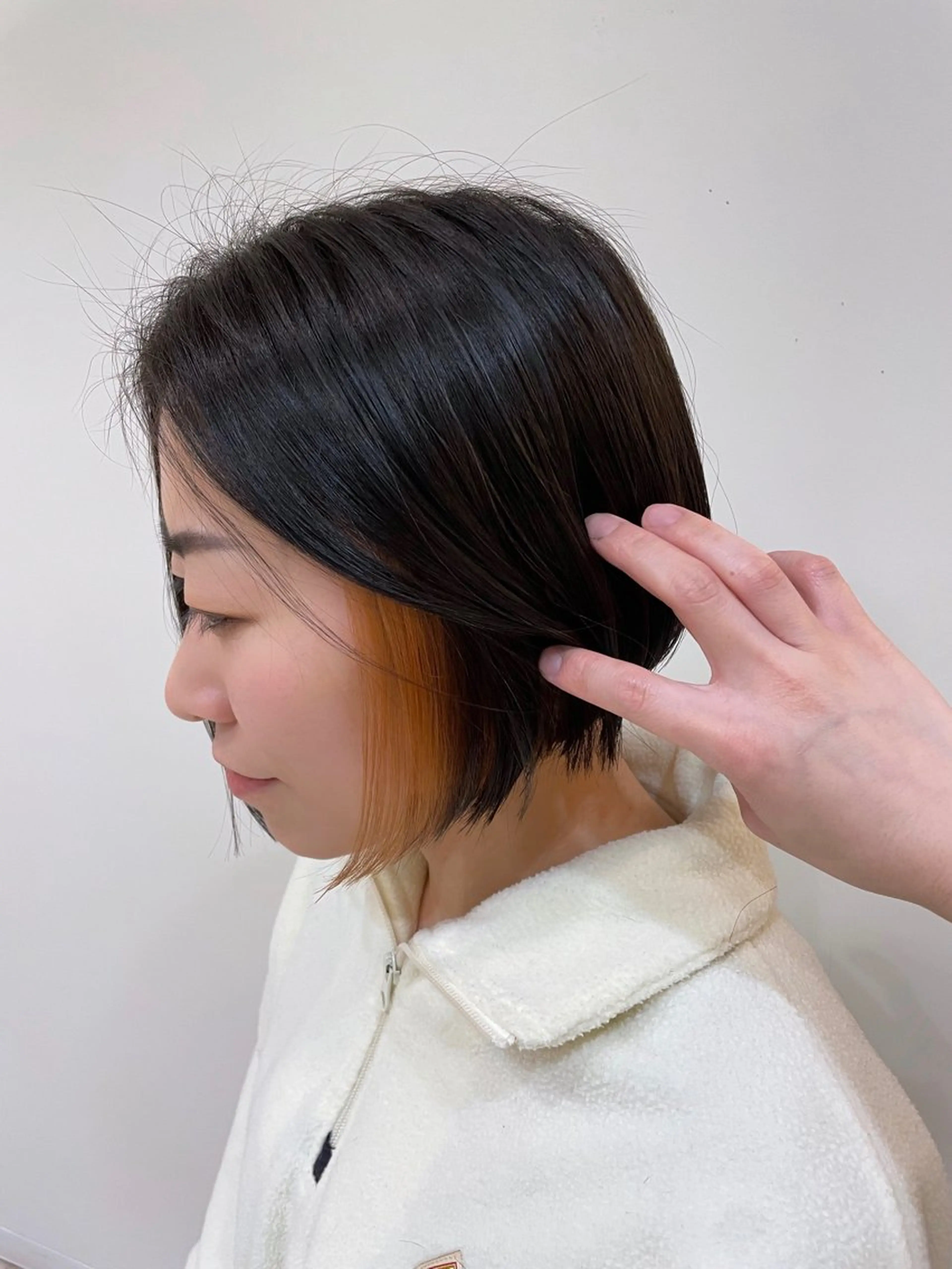 ショート カラー ブリーチ オレンジ 小川 泉美のヘアスタイル