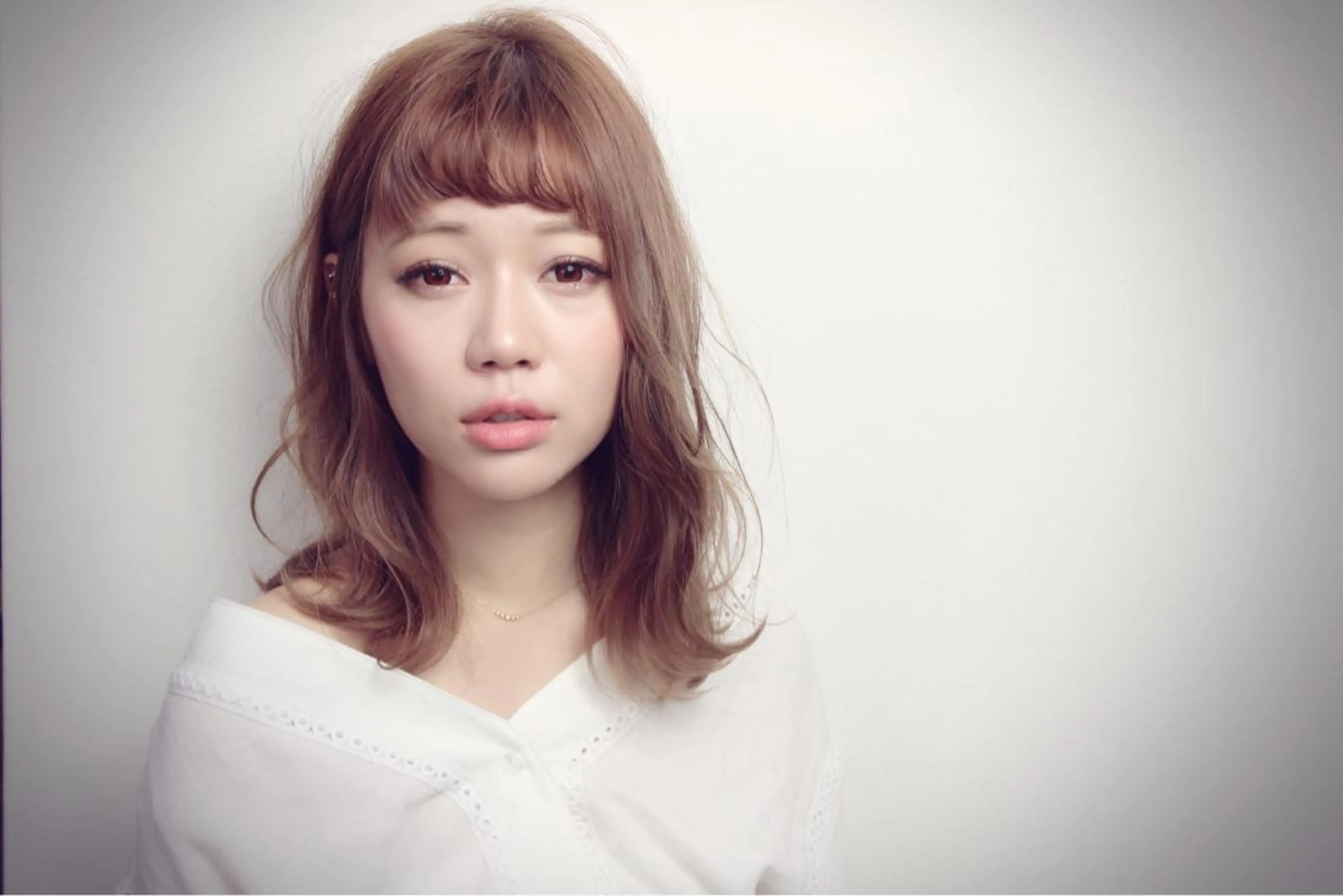 ミディアム カラー ヘアアレンジ アッシュ ベージュカラー グレージュ ミルクティーベージュ 似合わせカット カット ヘアカラー トリートメント 岩崎 克秀のヘアスタイル