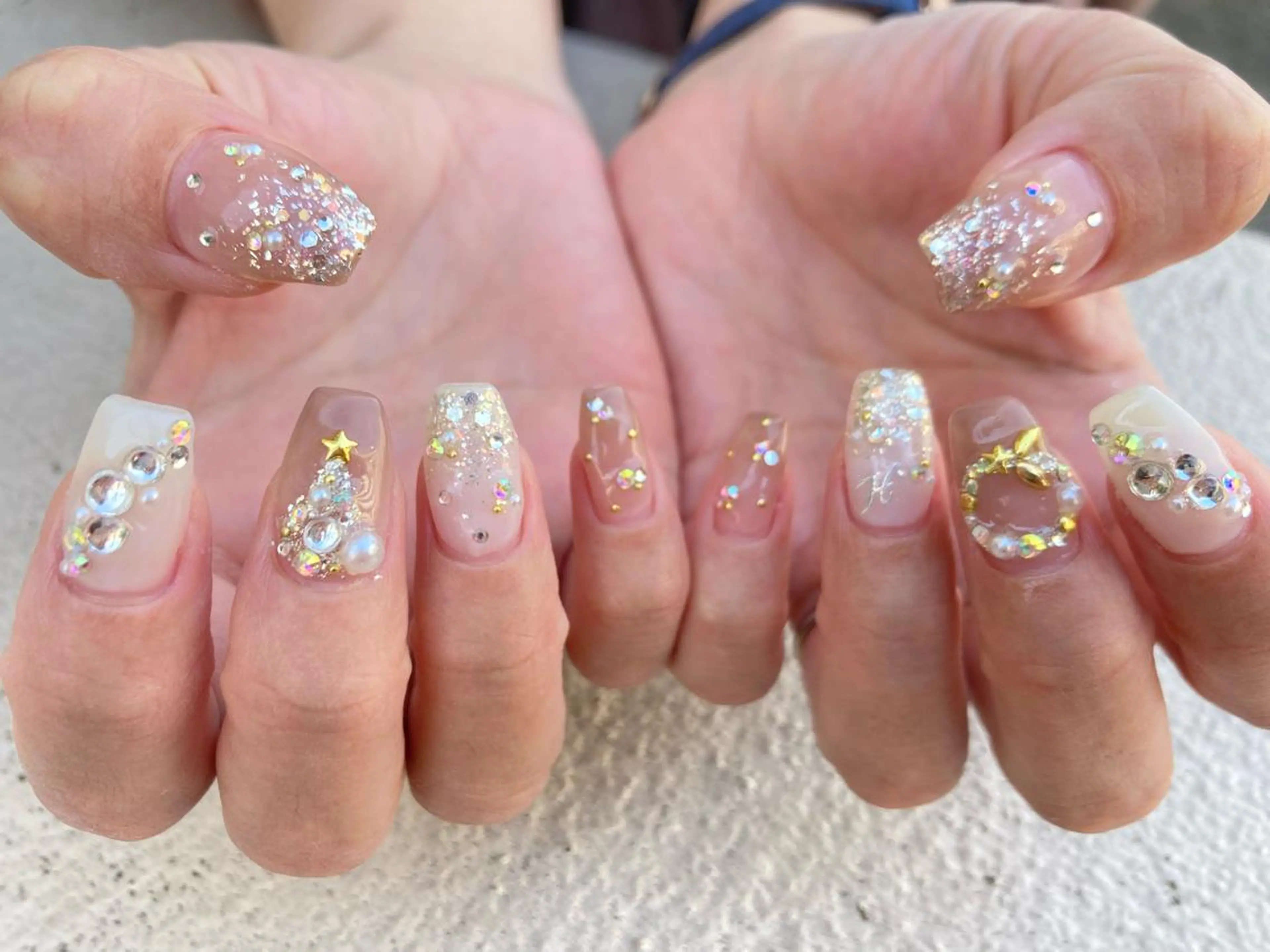 ミディアム ネイル ハンドネイル フットネイル ✴︎ Delightのネイルデザイン