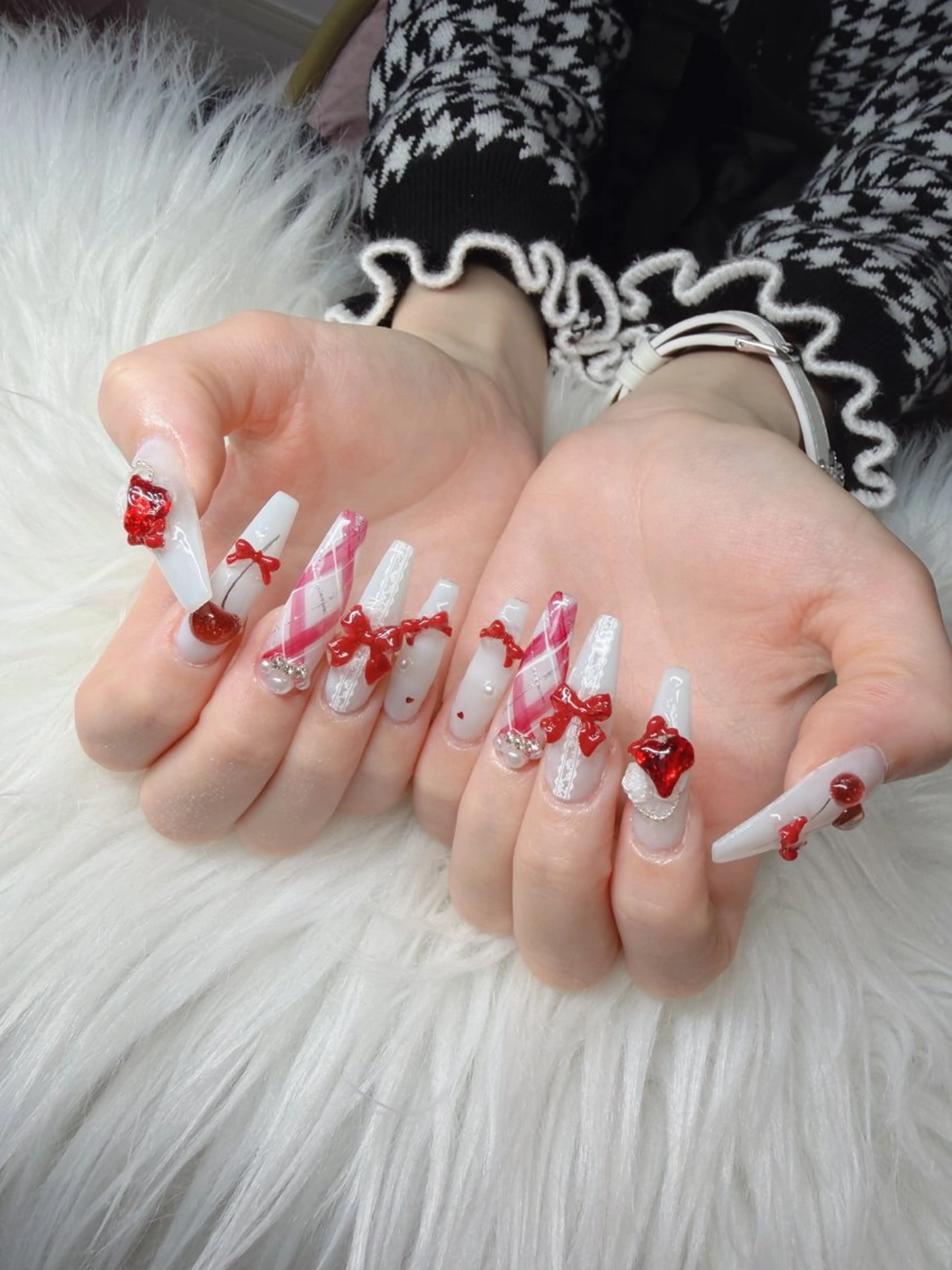 ネイル 長さ出し グラデーション 卒業式 キラキラネイル マグネットネイル Lee Nailsのネイルデザイン