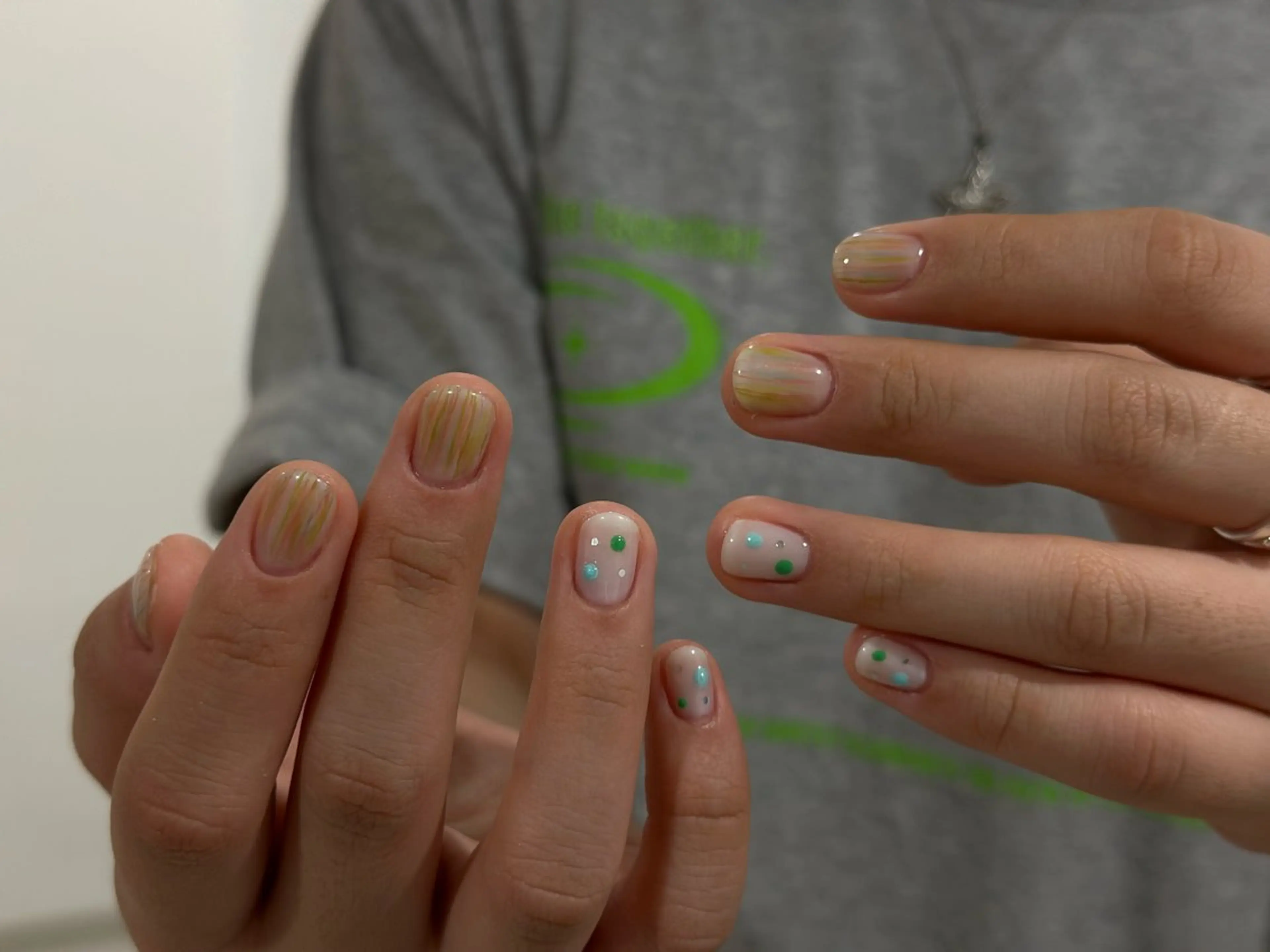 ネイル アートネイル カジュアル ドット ジェルネイル ニュアンスネイル ANOVA所属・ANOVA アノヴァのネイルデザイン