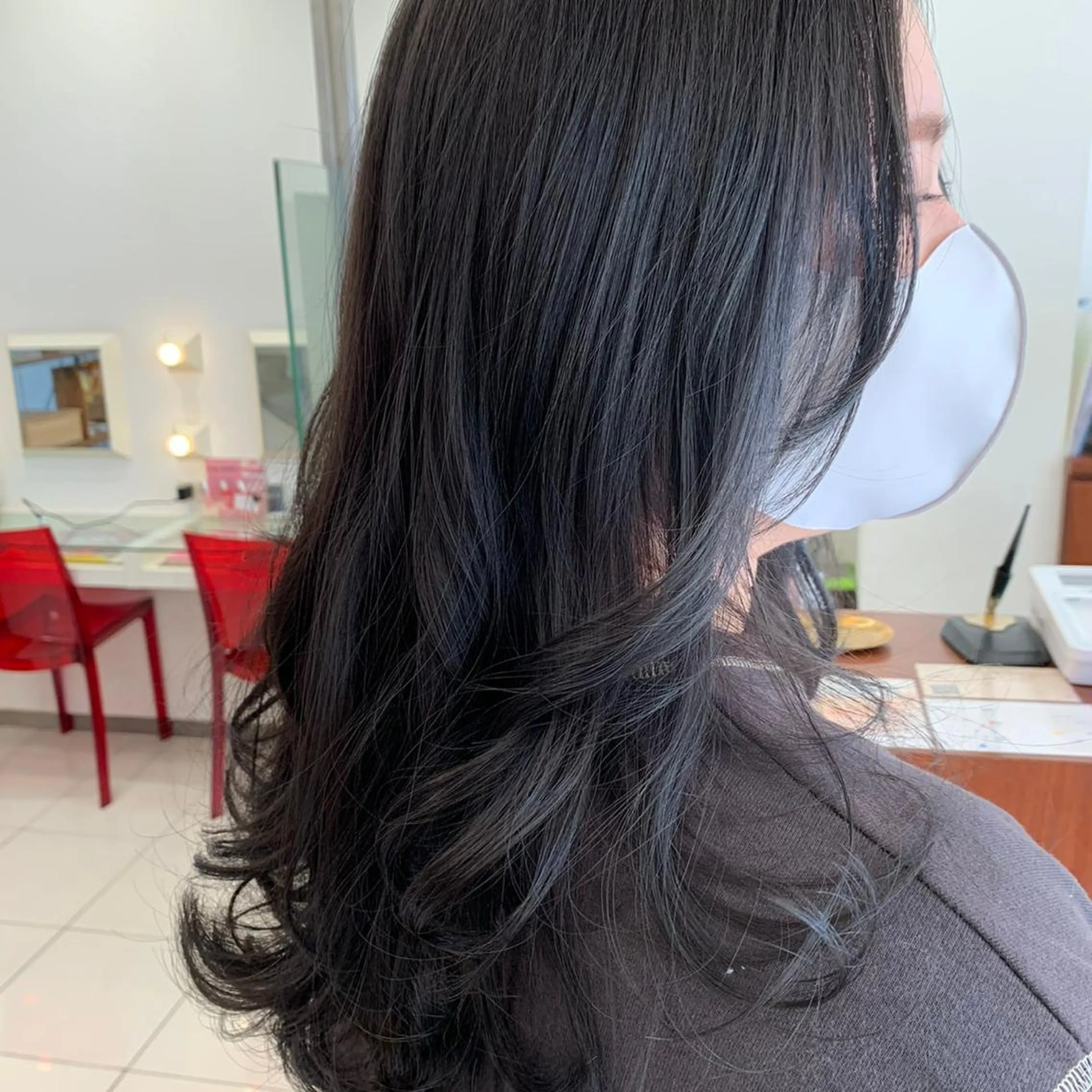 カラー 髪質改善サロンLOUIMADNA栄店所属・🌈縮毛矯正特化 杉浦 夏生のヘアスタイル