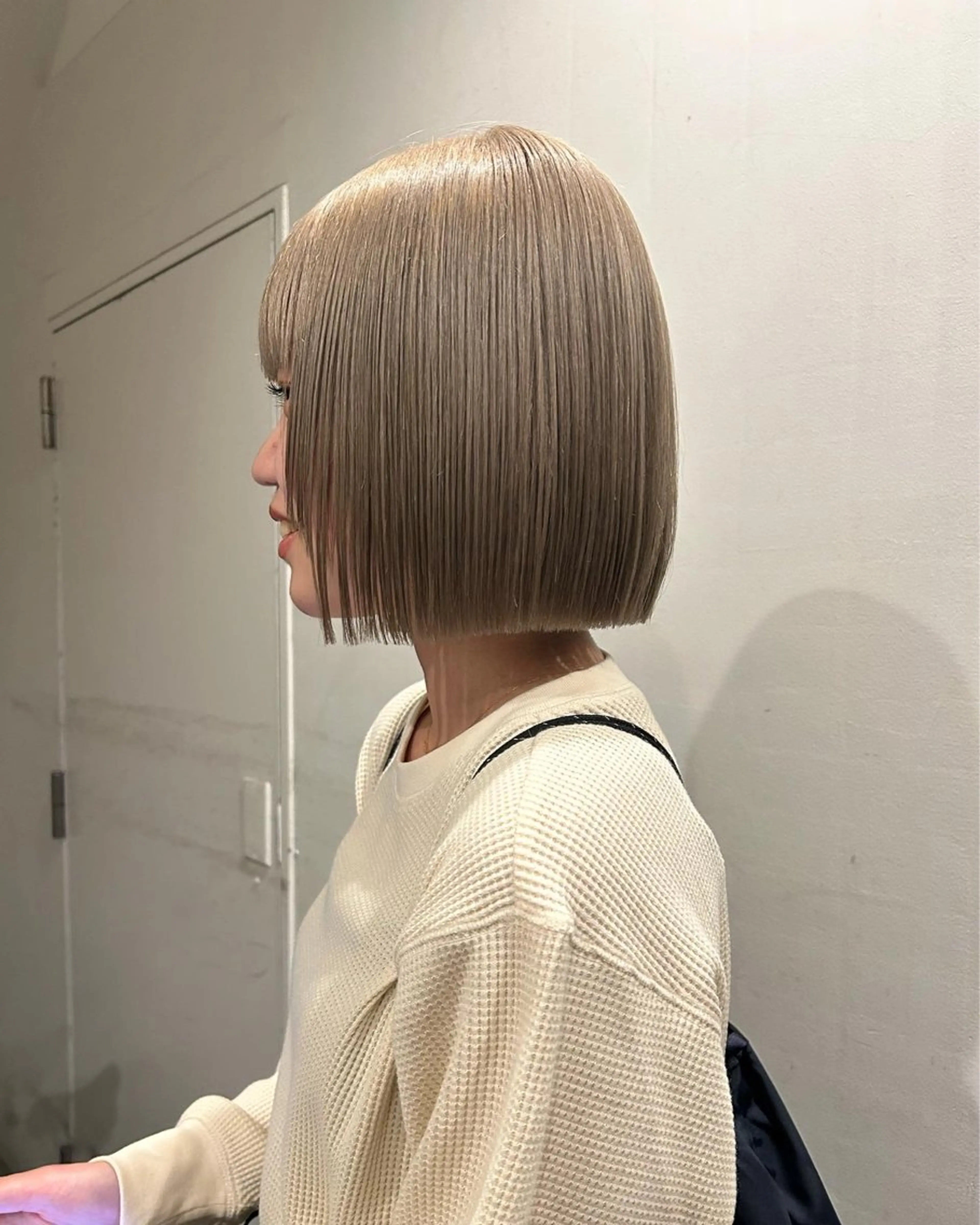 ショート 切りっぱなしボブ ボブ 心斎橋/レイヤー/ ブリーチ/モエのヘアスタイル