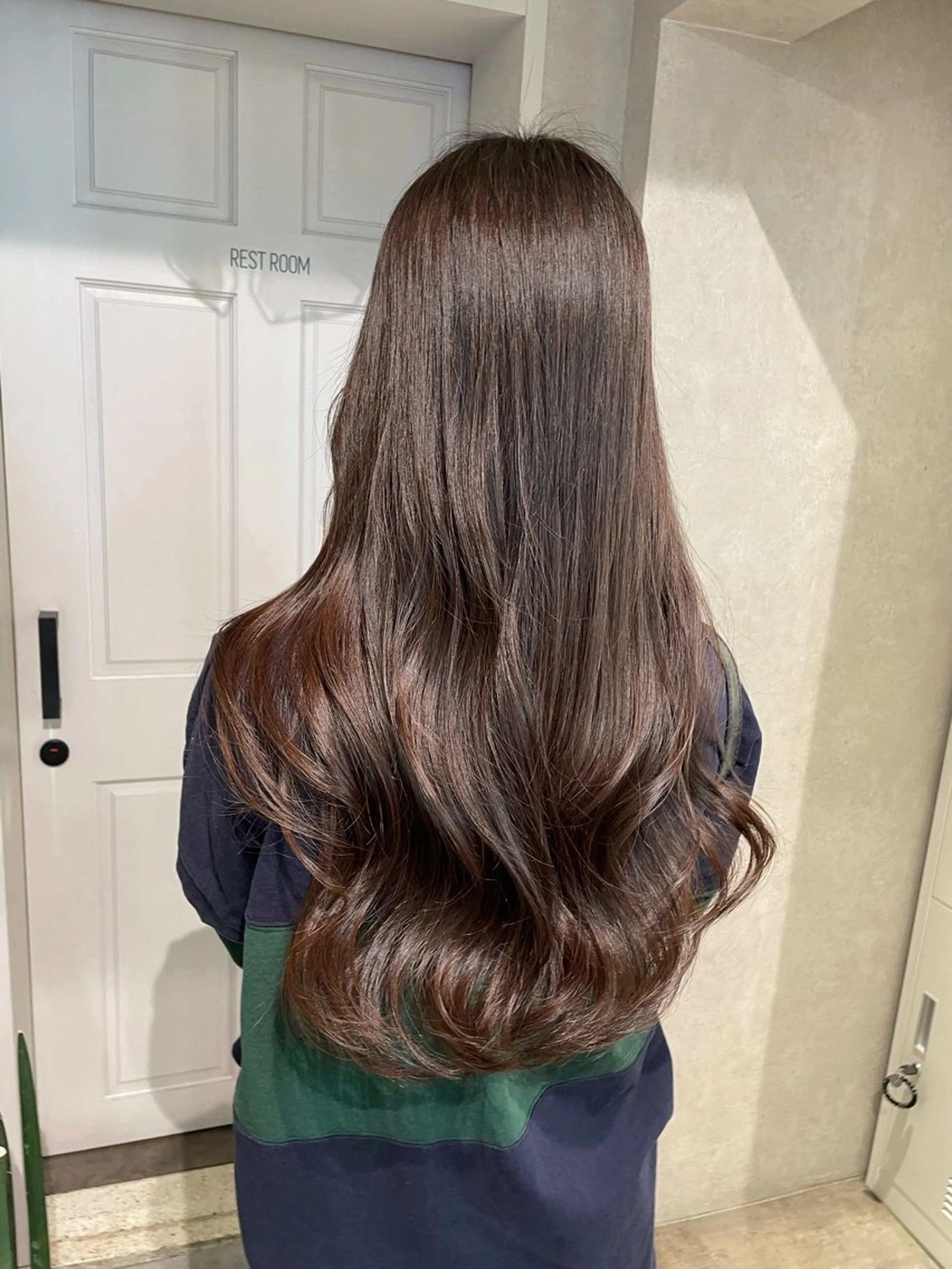 ロング カラー ロング カット ヘアカラー トリートメント ナチュラル透明感🌱 小山美樹子のヘアスタイル