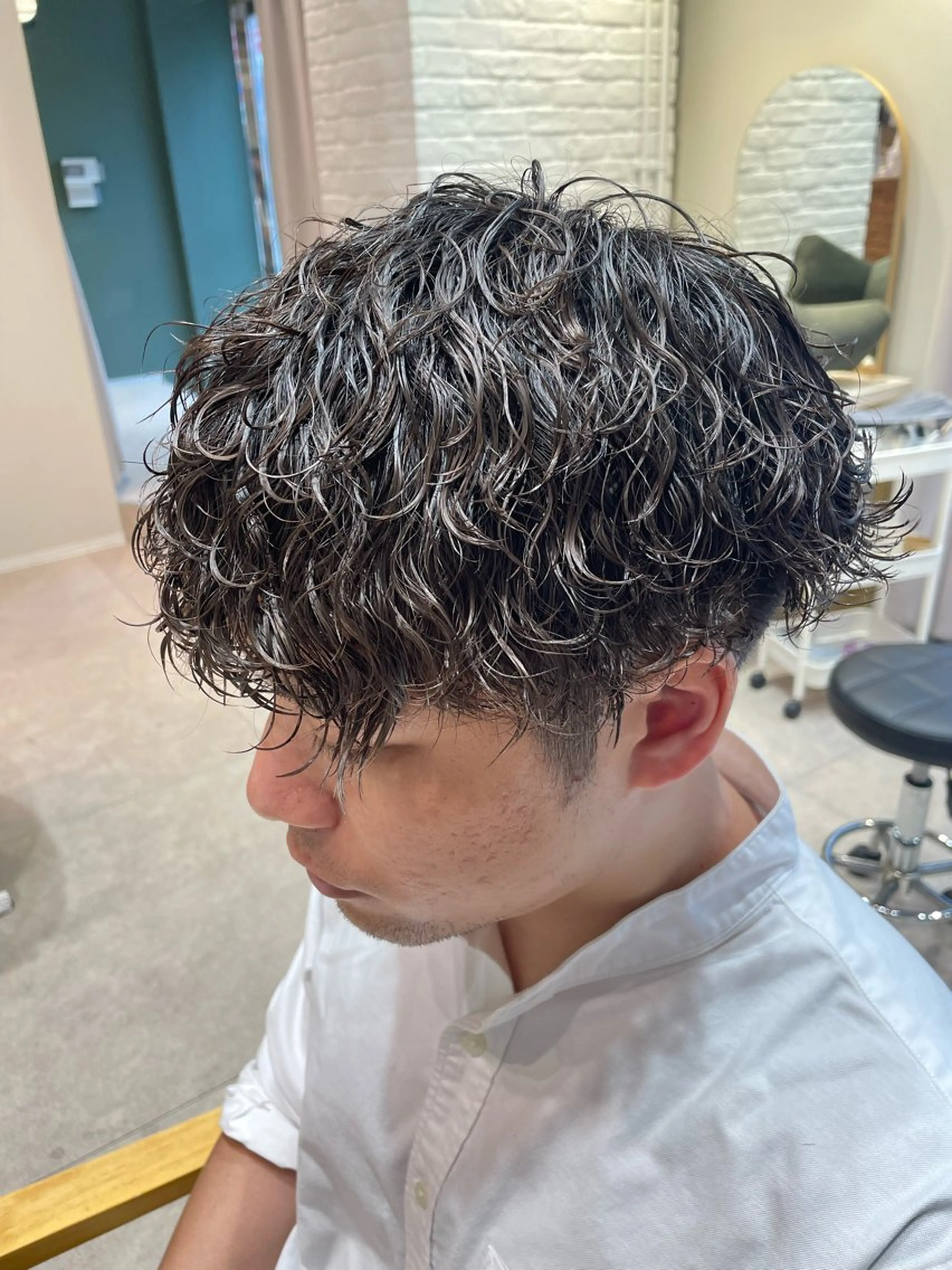 ショート パーマ メンズ メンズパーマ 波巻きパーマ カット パーマ 髪質改善 BlancHairのヘアスタイル