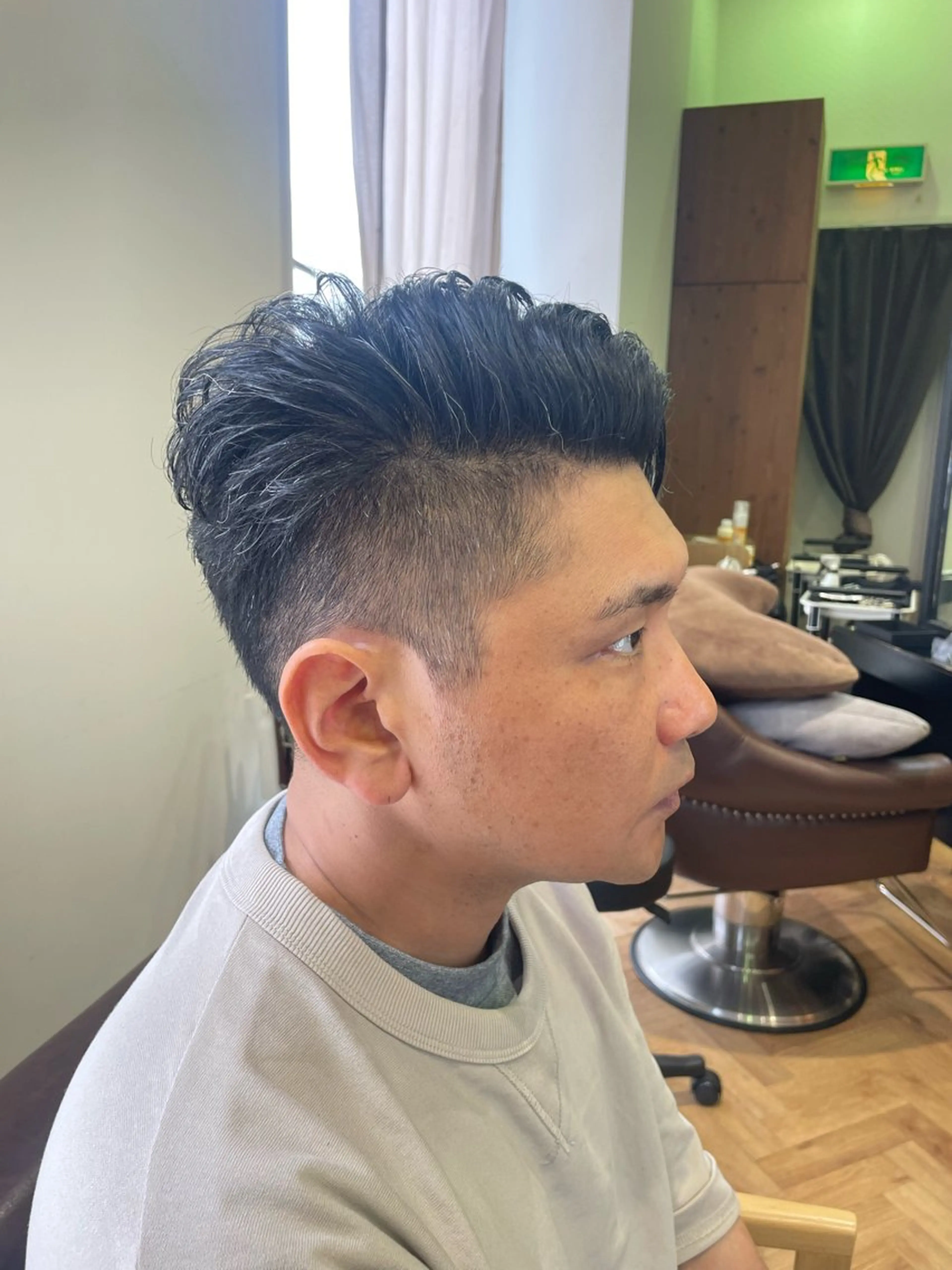 ショート メンズ アップバング ショートヘア 溝口 槙里也のヘアスタイル
