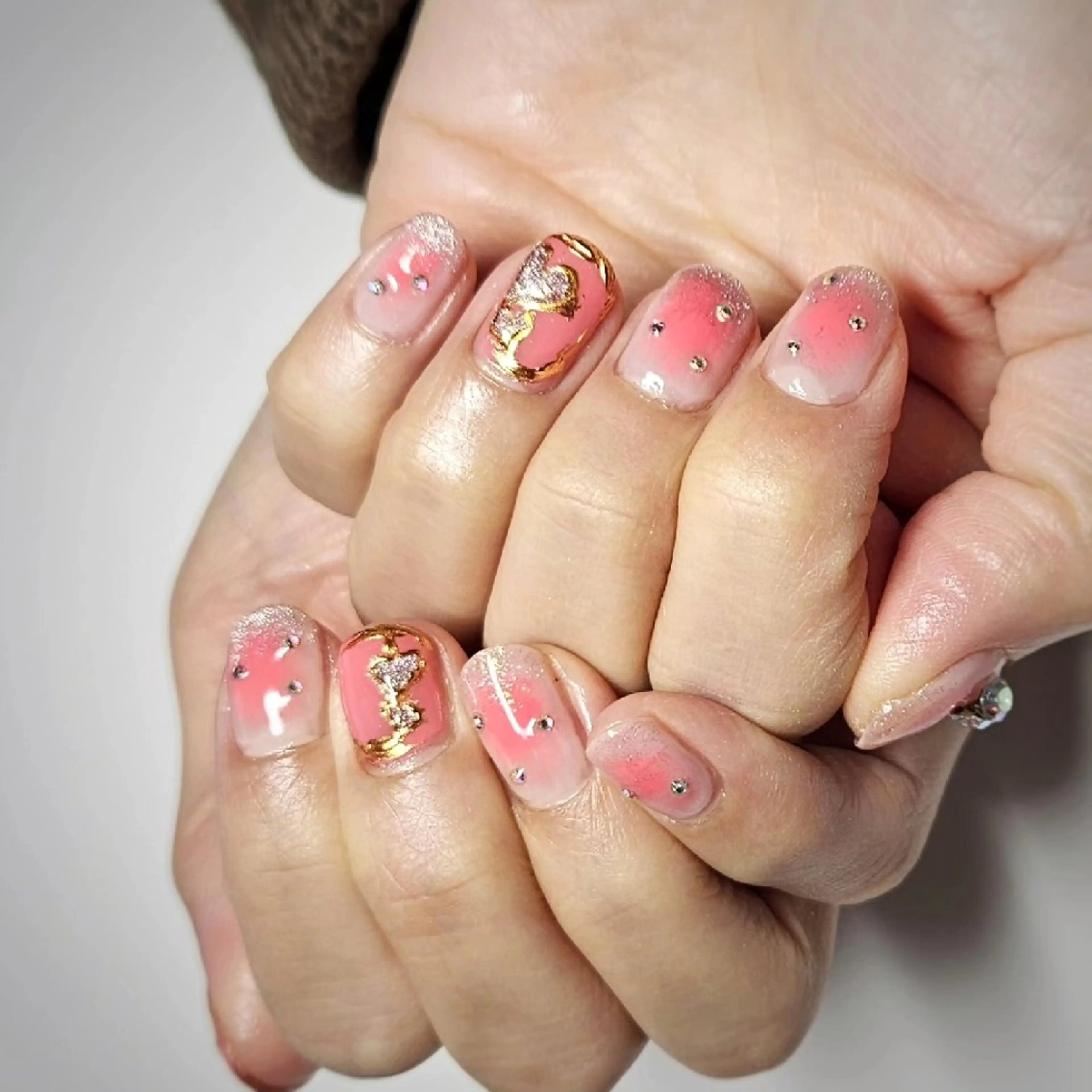 ネイル チークネイル ミラーネイル ワンホンネイル ハンドネイル Y. Saoriのネイルデザイン