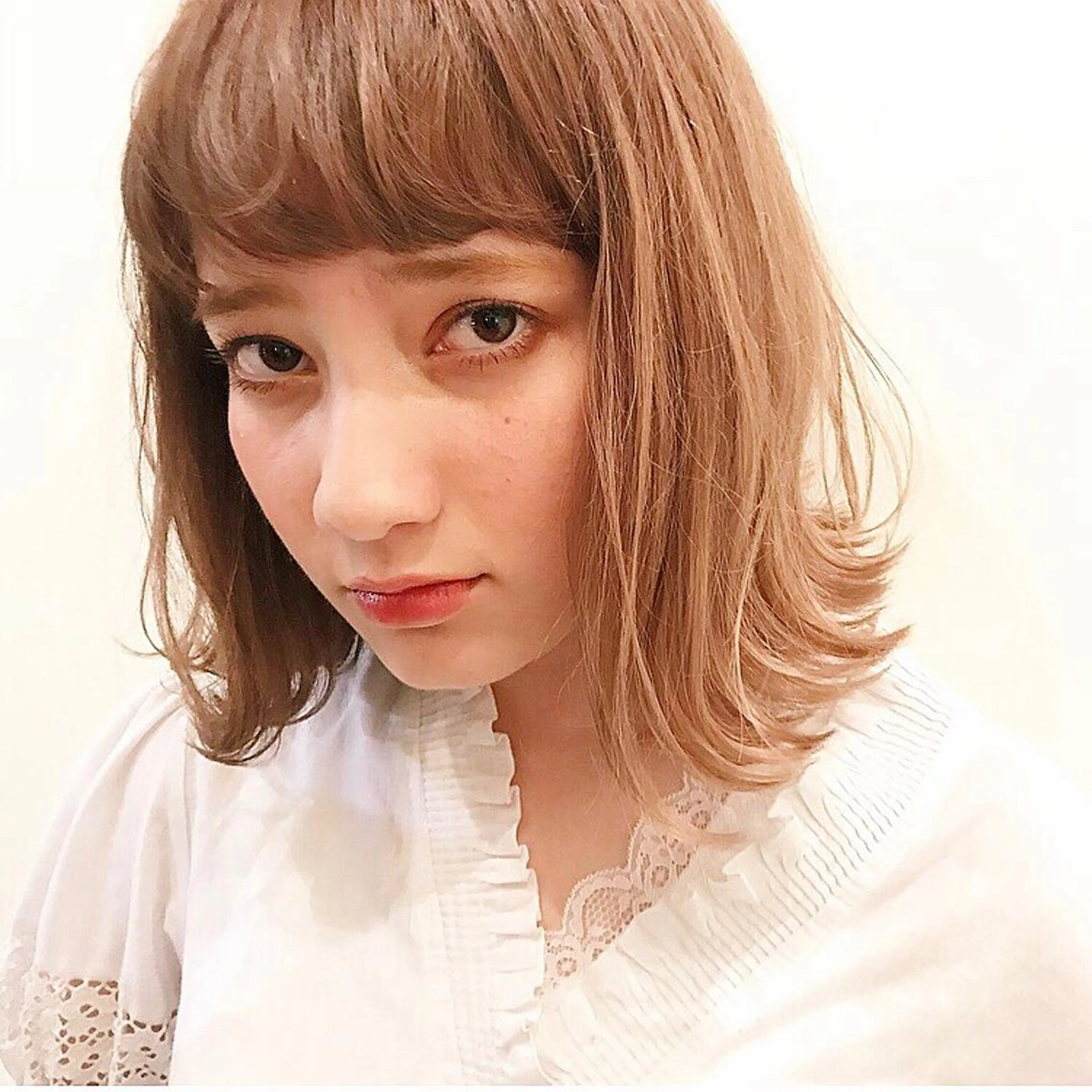 ミディアム カラー スナコザワ レナのヘアスタイル