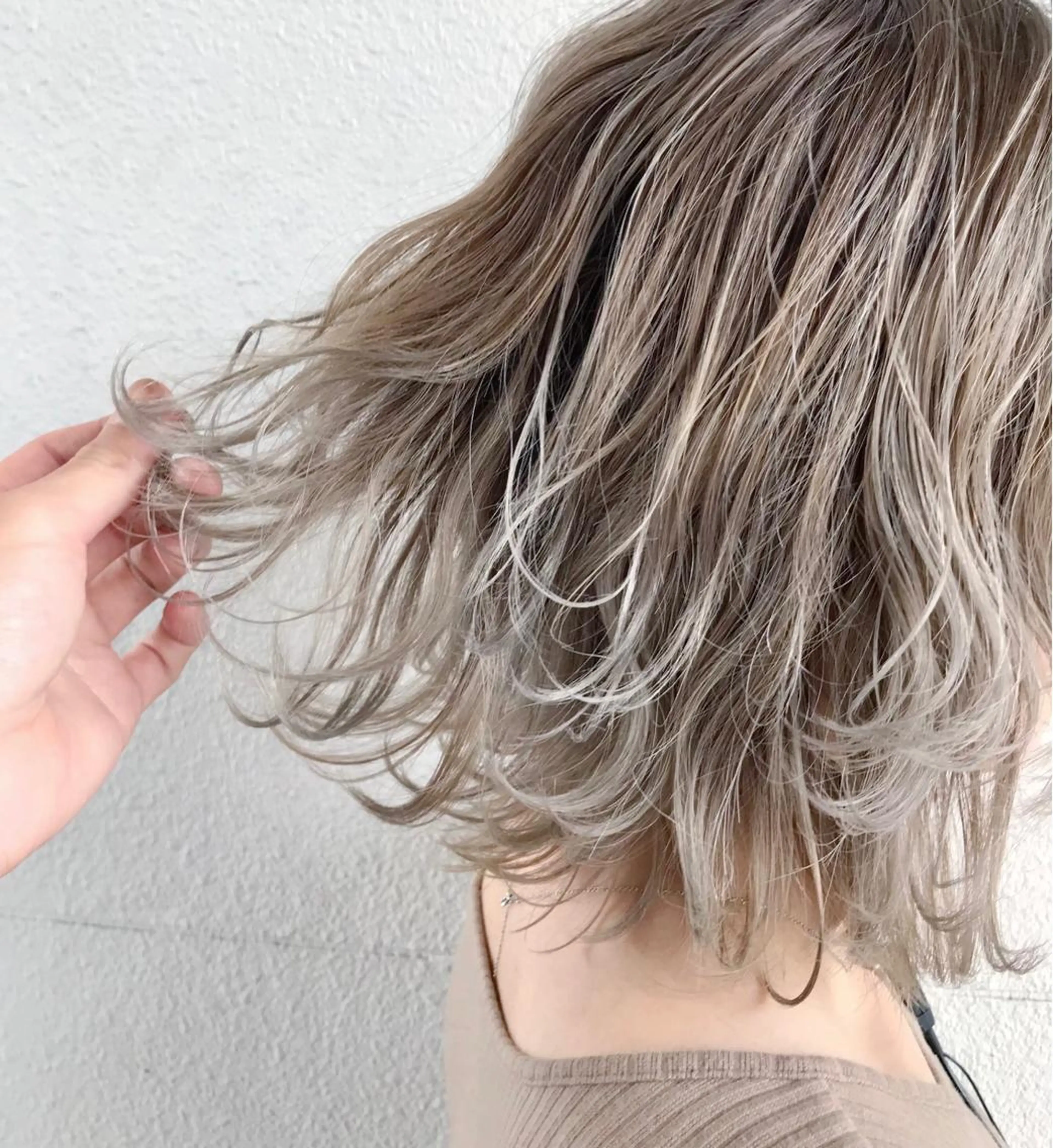 ショート カラー バレイヤージュ ブリーチ レイヤーカット ボブ・レイヤーカット 吉敷航一のヘアスタイル
