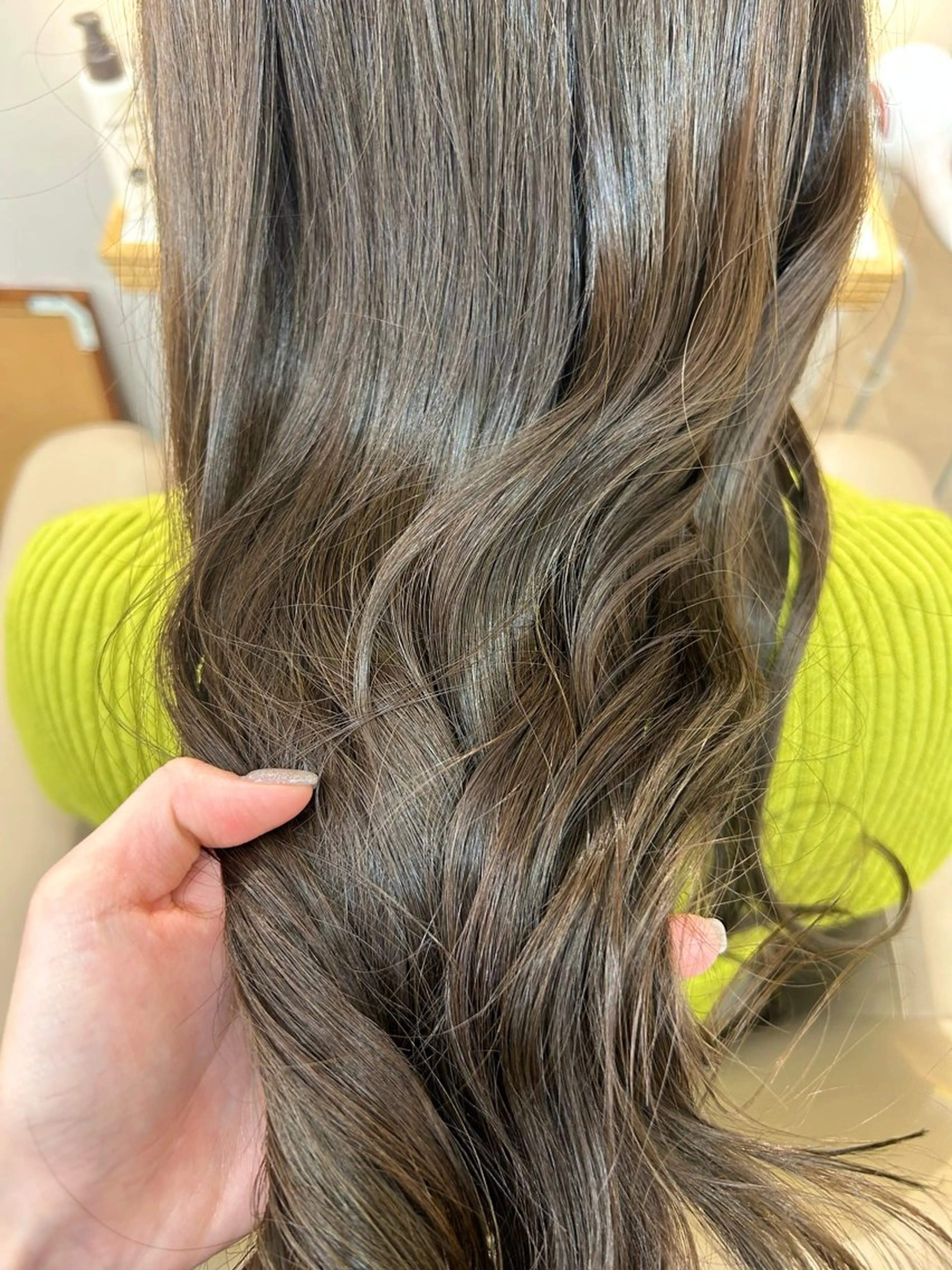 ロング カラー カット ヘアカラー トリートメント ヘッドスパ まとまるボブ/ 顔まわりレイヤーのヘアスタイル