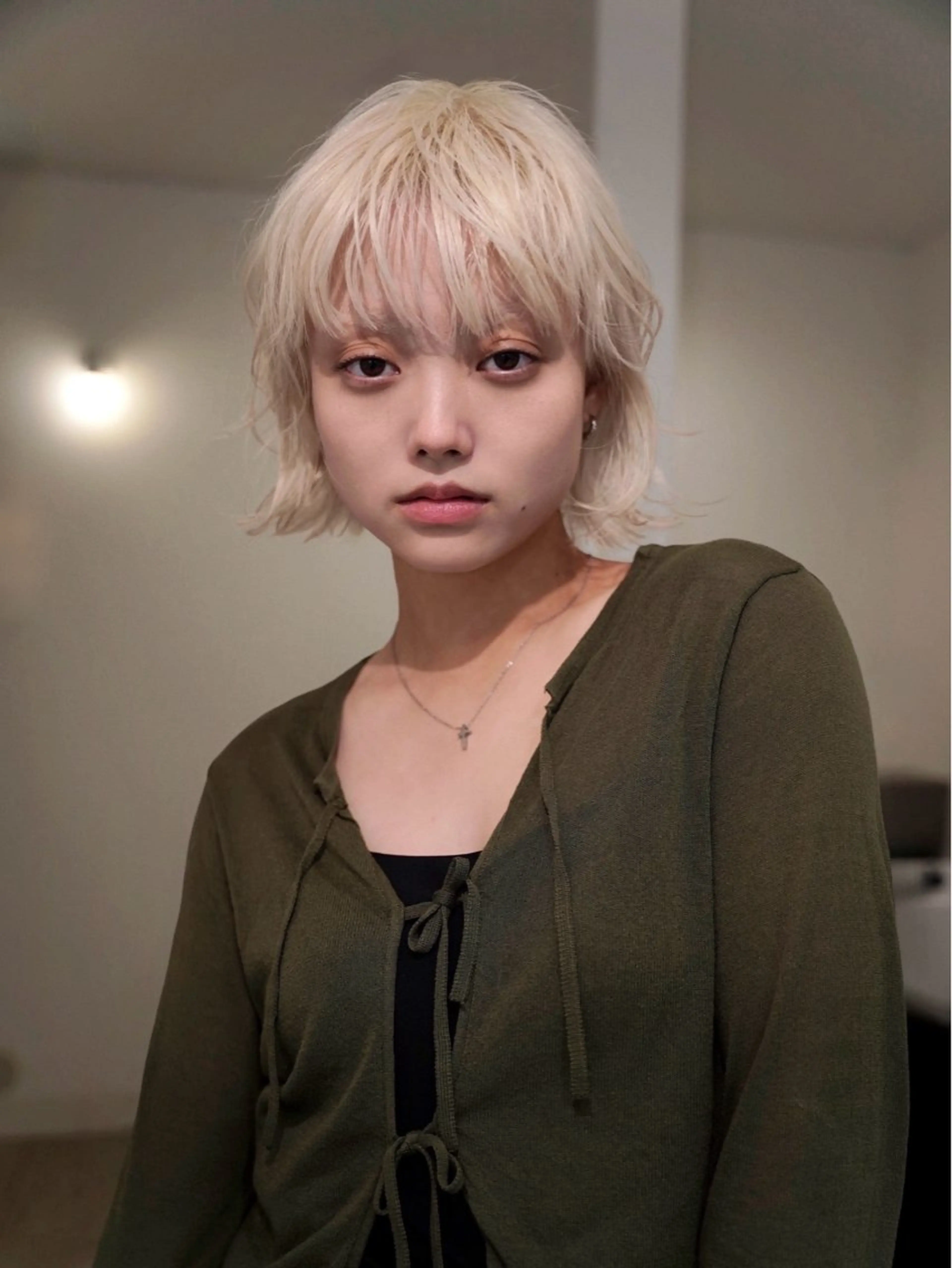 ショート カラー ブロンド ホワイトブロンド ボブ ウルフカット ウルフボブ カット ヘアカラー トリートメント Kaito🐶/ボブ /レイヤー/デザインのヘアスタイル