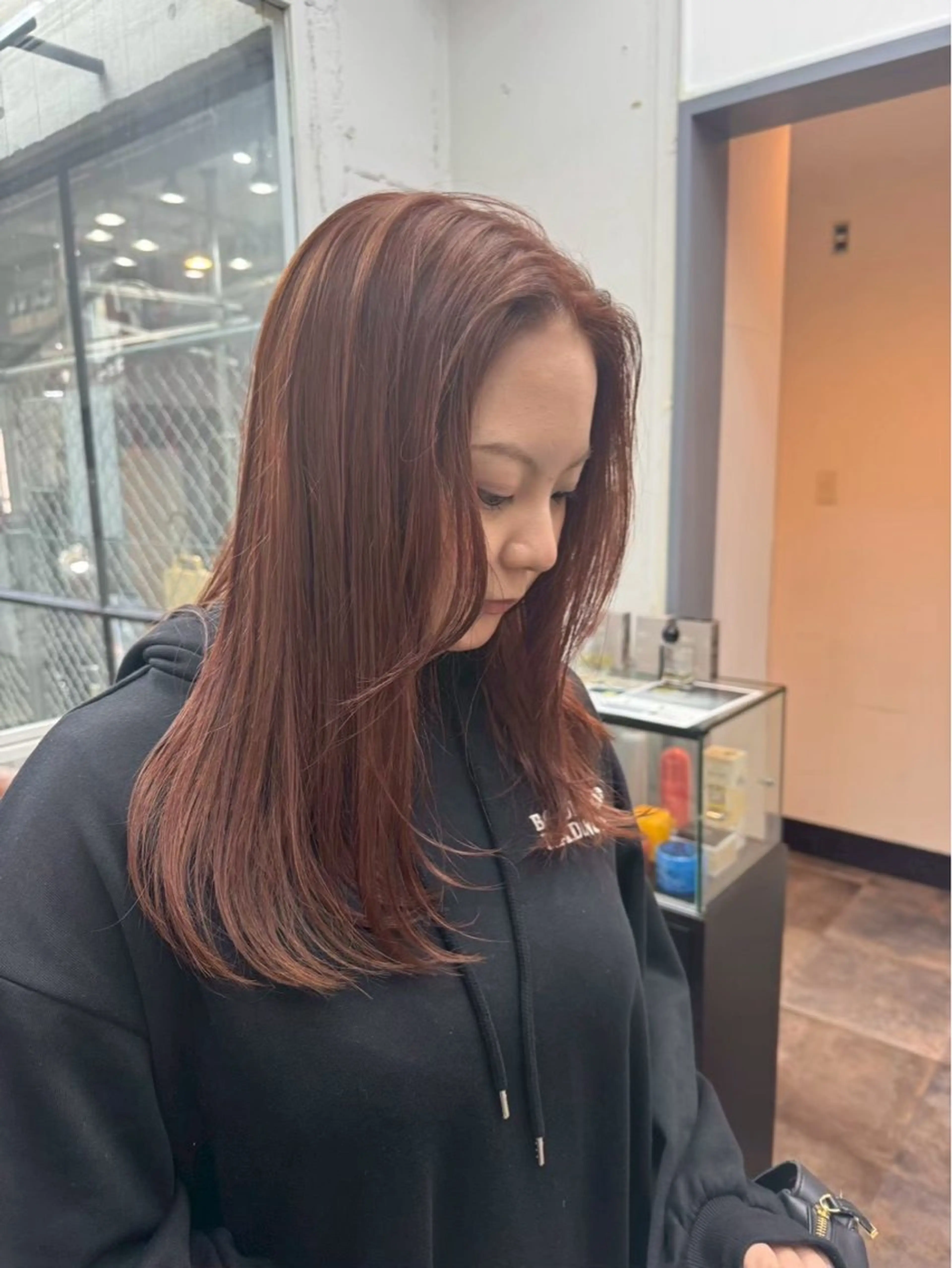 カラー ブリーチ ダブルカラー ブリーチなしカラー 尾方 杏里のヘアスタイル