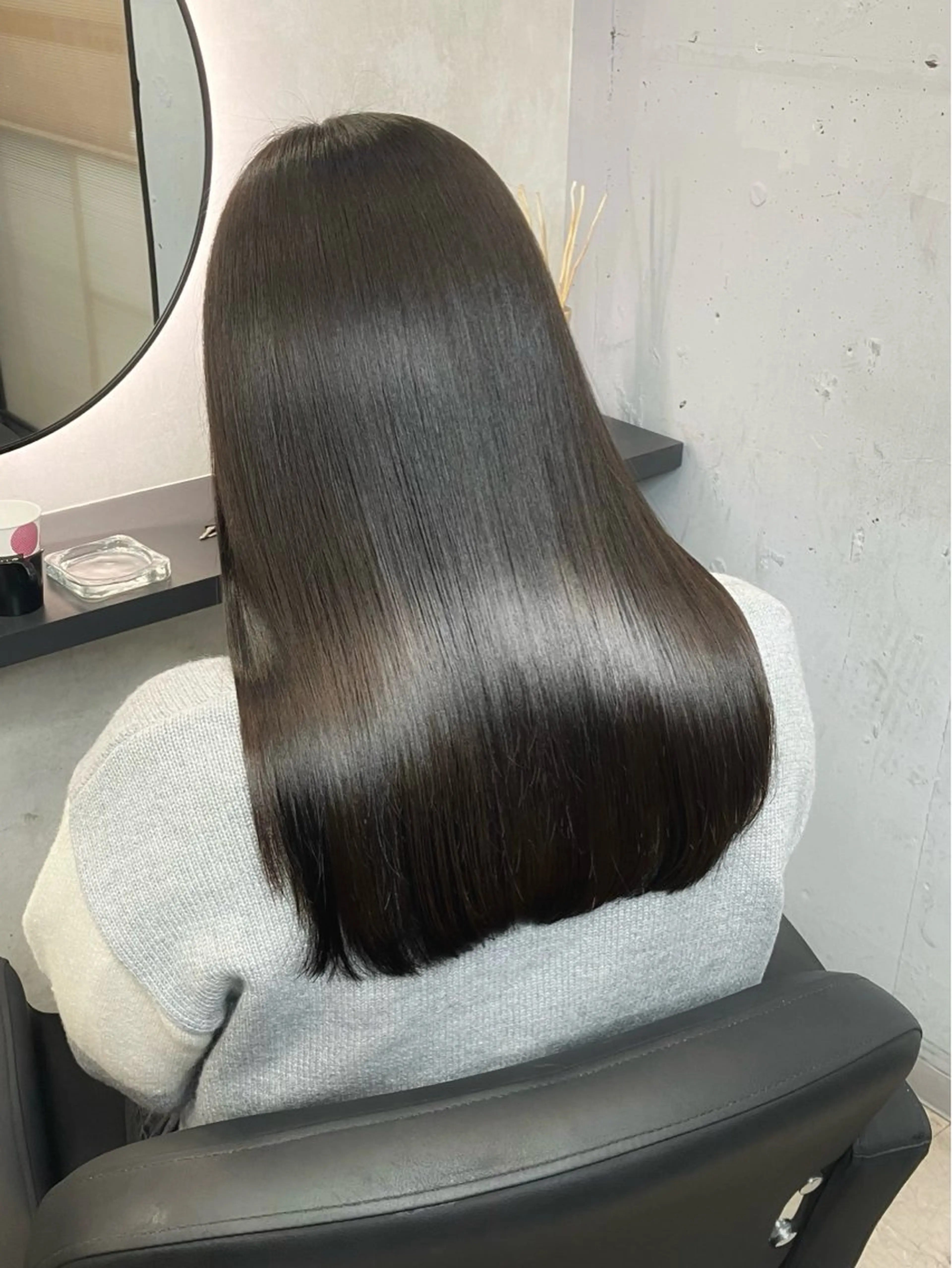 ミディアム uniii/新宿 髪質改善/縮毛矯正のヘアスタイル