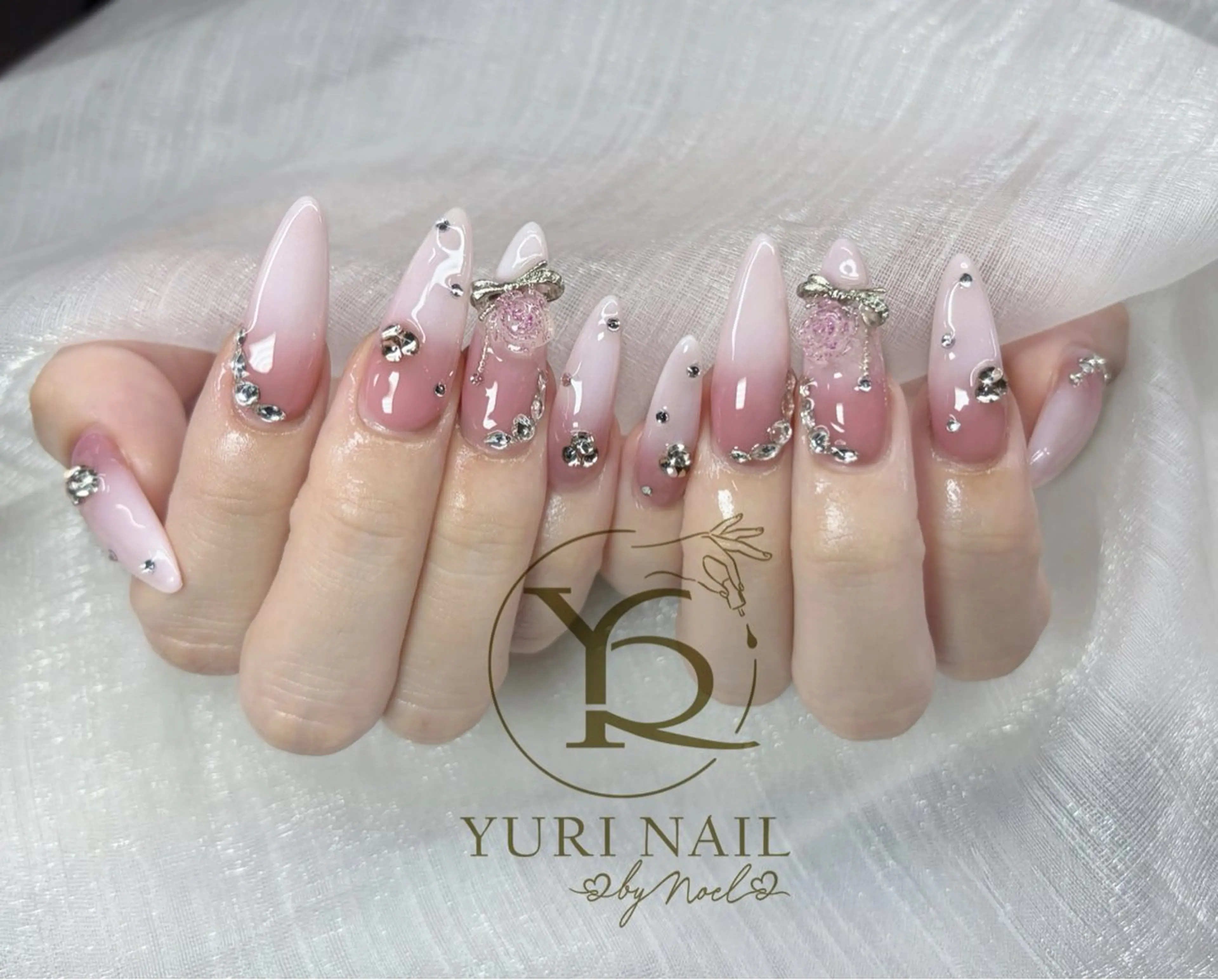 ネイル ハンドネイル フットネイル ハンドケア YURI Nail NARITAのネイルデザイン