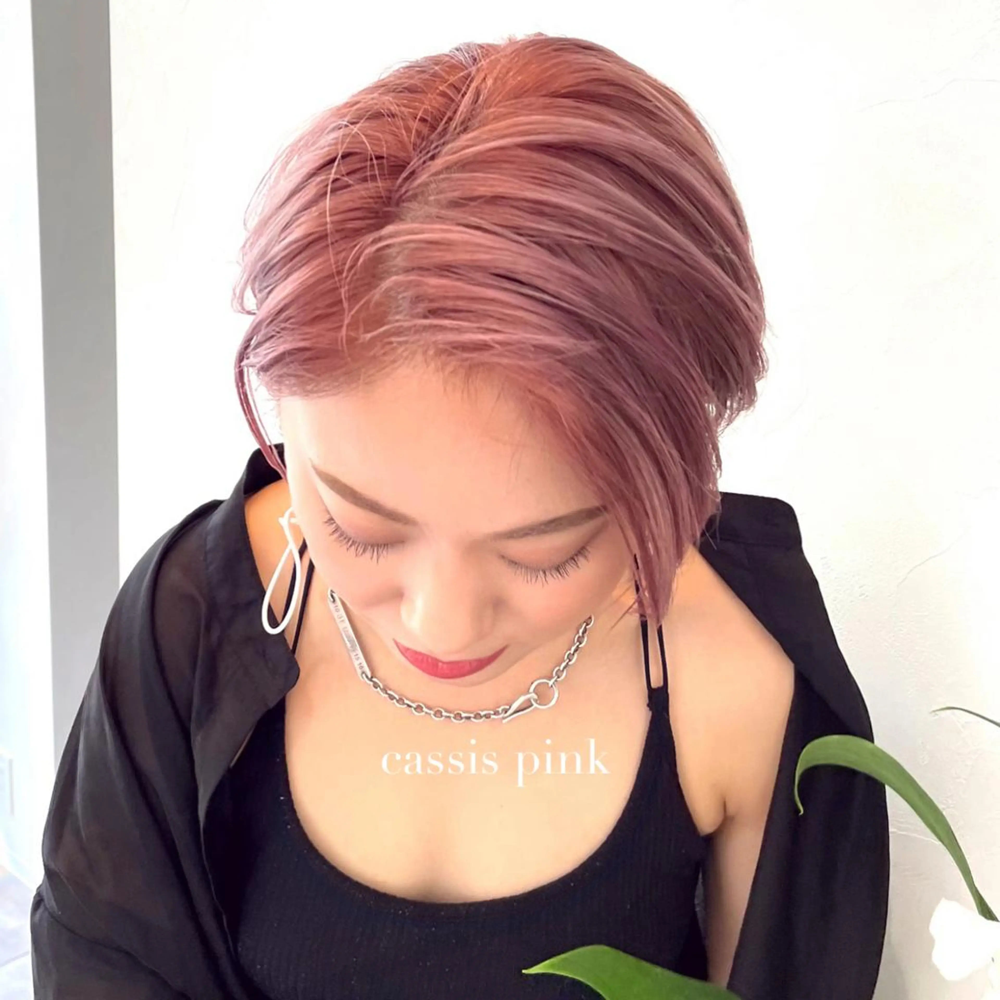 ショート カラー VIEWユリナ メイク/ カットのヘアスタイル