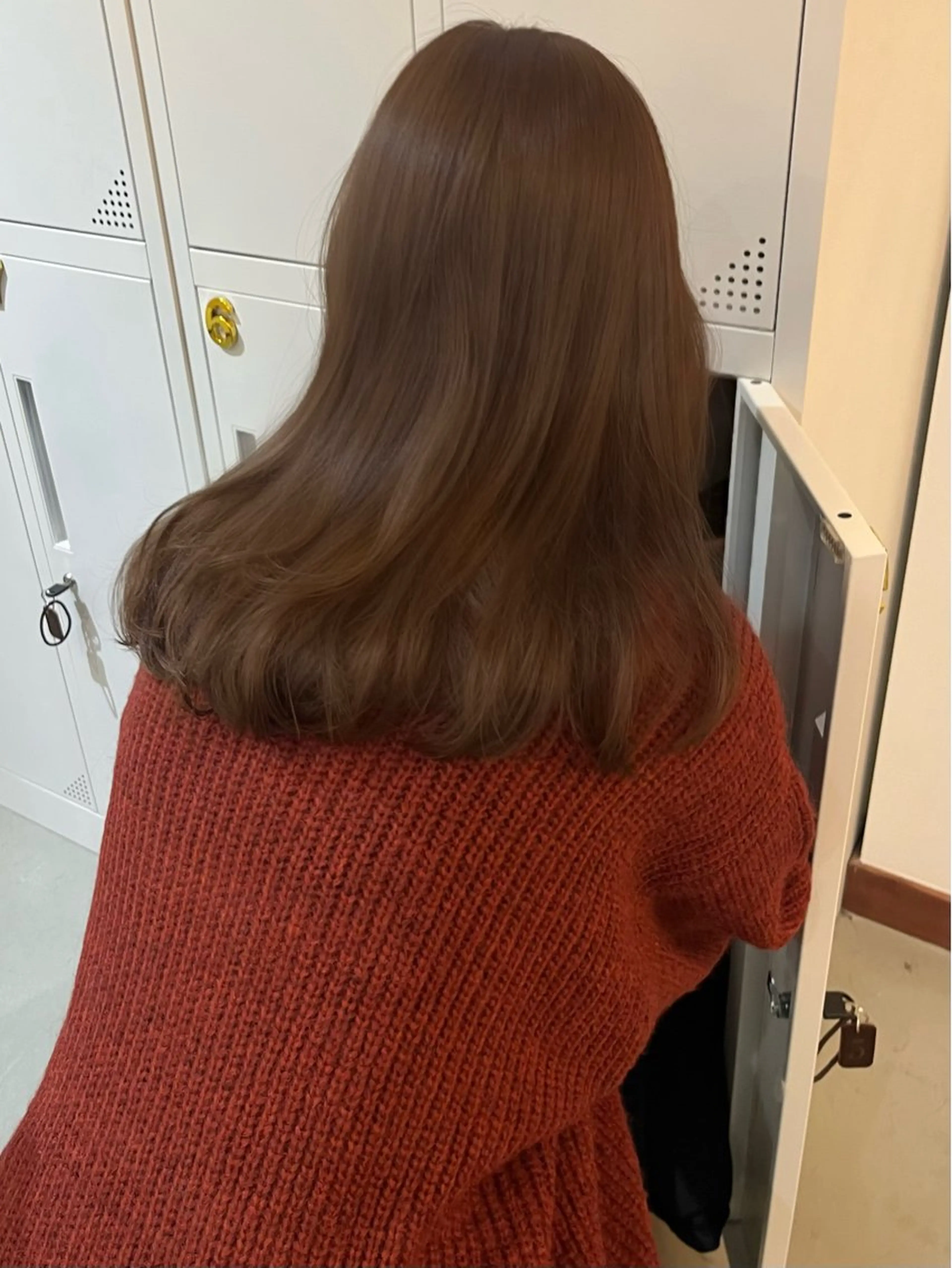 セミロング カット ヘアカラー 透明感カラー♡ 岡部瑠里のヘアスタイル