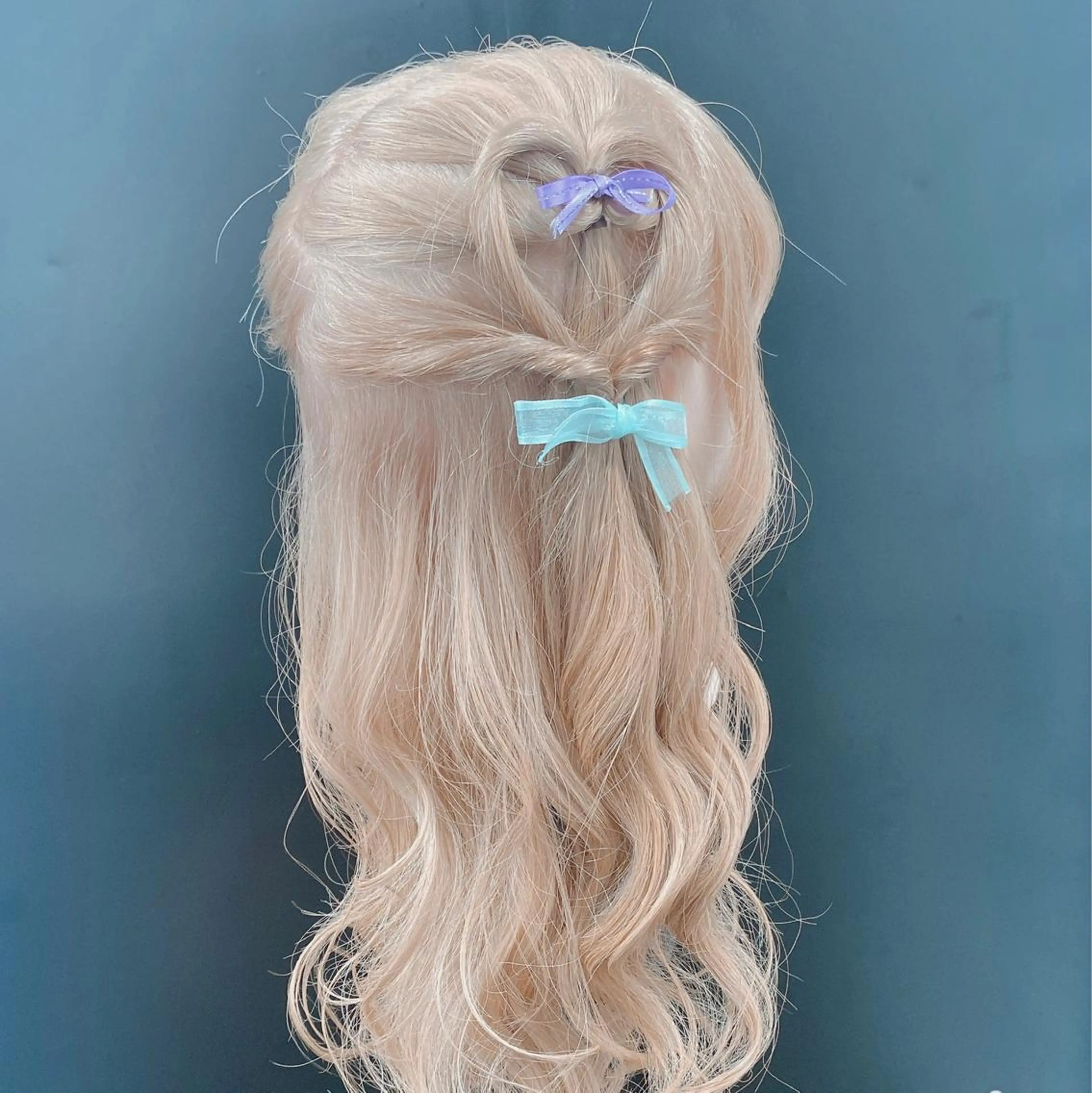 ロング ヘアアレンジ アッシュ アッシュグレー アッシュグレージュ ミストバング ピンクブラウン 🌟🍒ハイトーン 韓国ヘア/ユウミのヘアスタイル