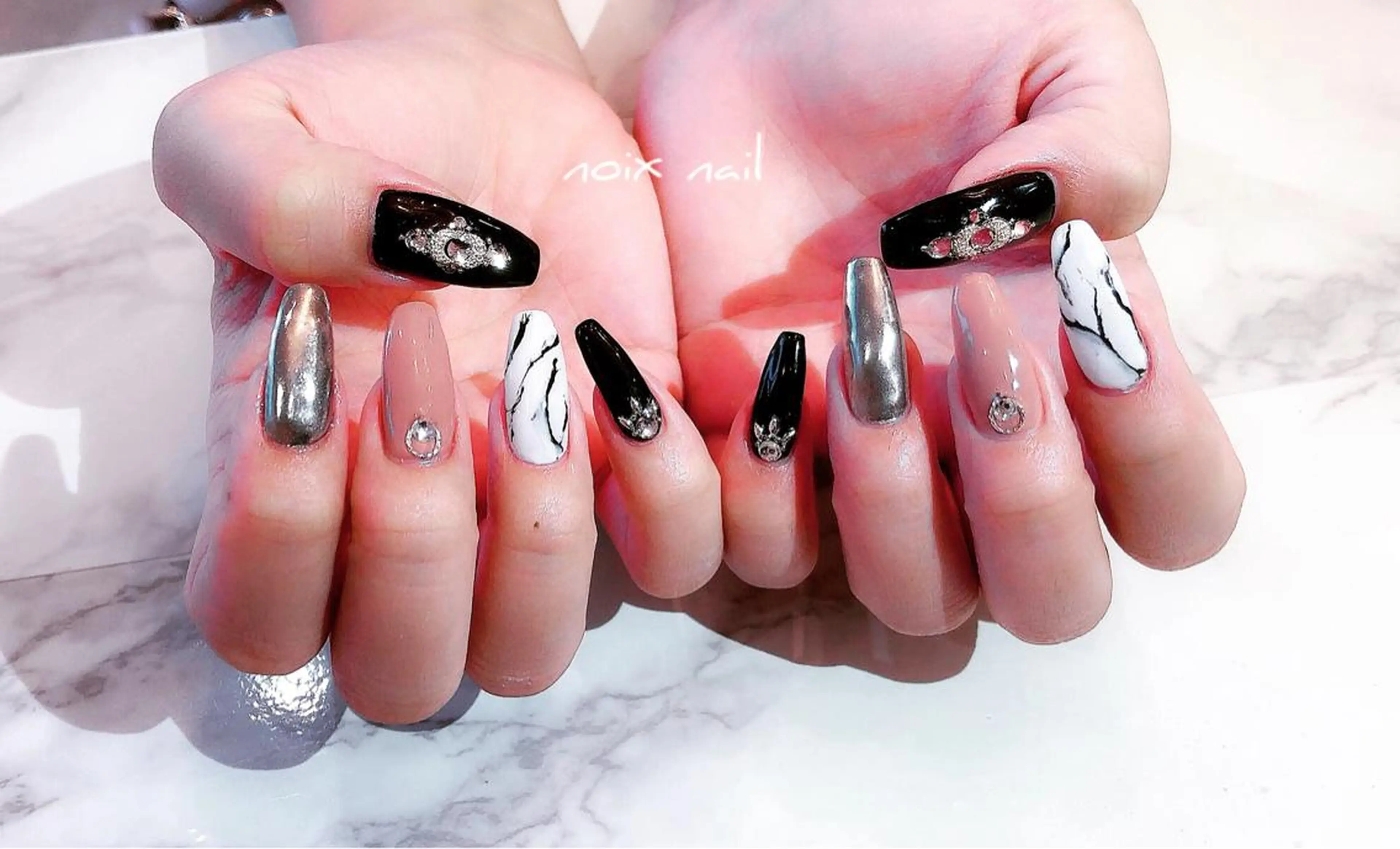 ネイル noix nail &eyeのネイルデザイン