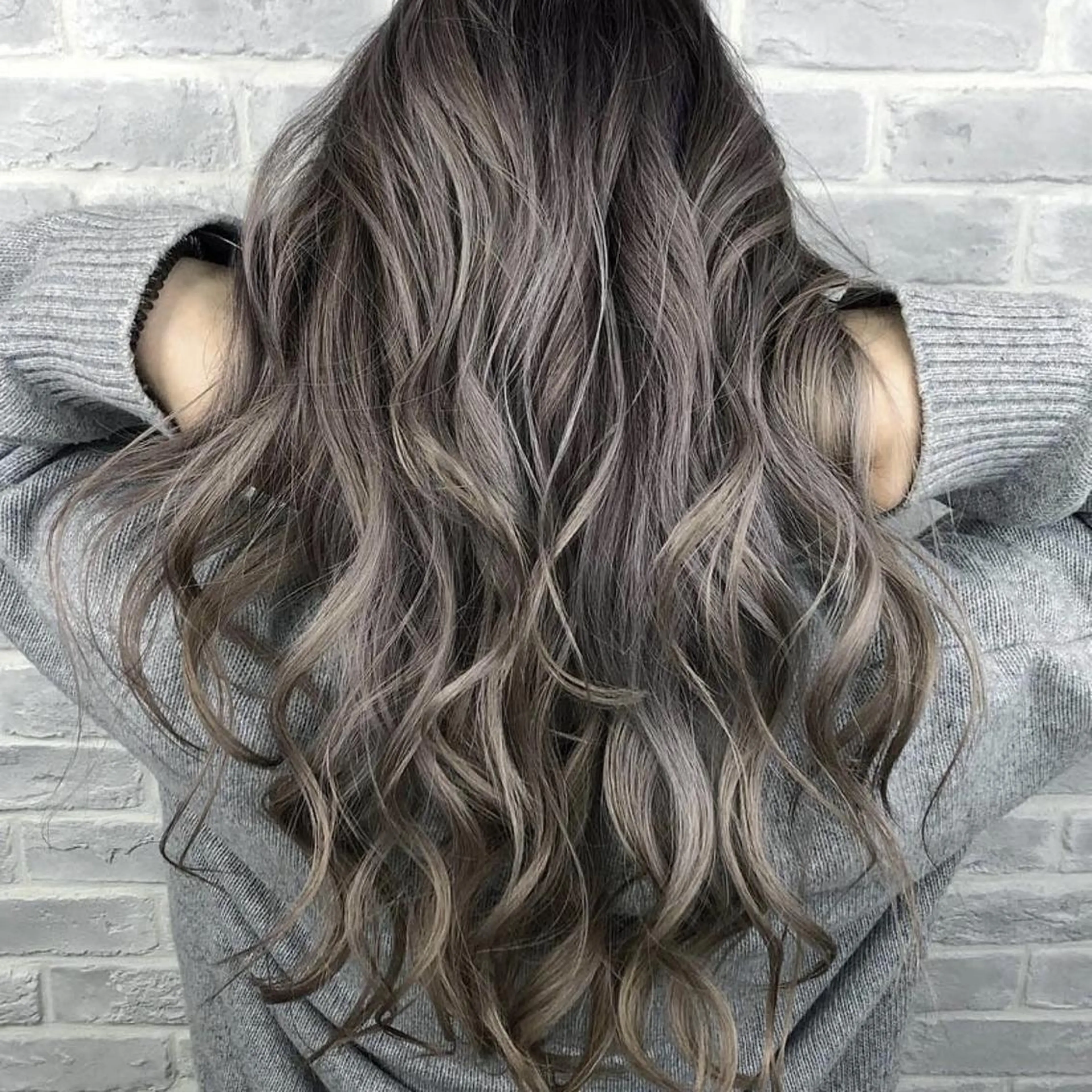 ロング LUXBE GALLERYのヘアスタイル