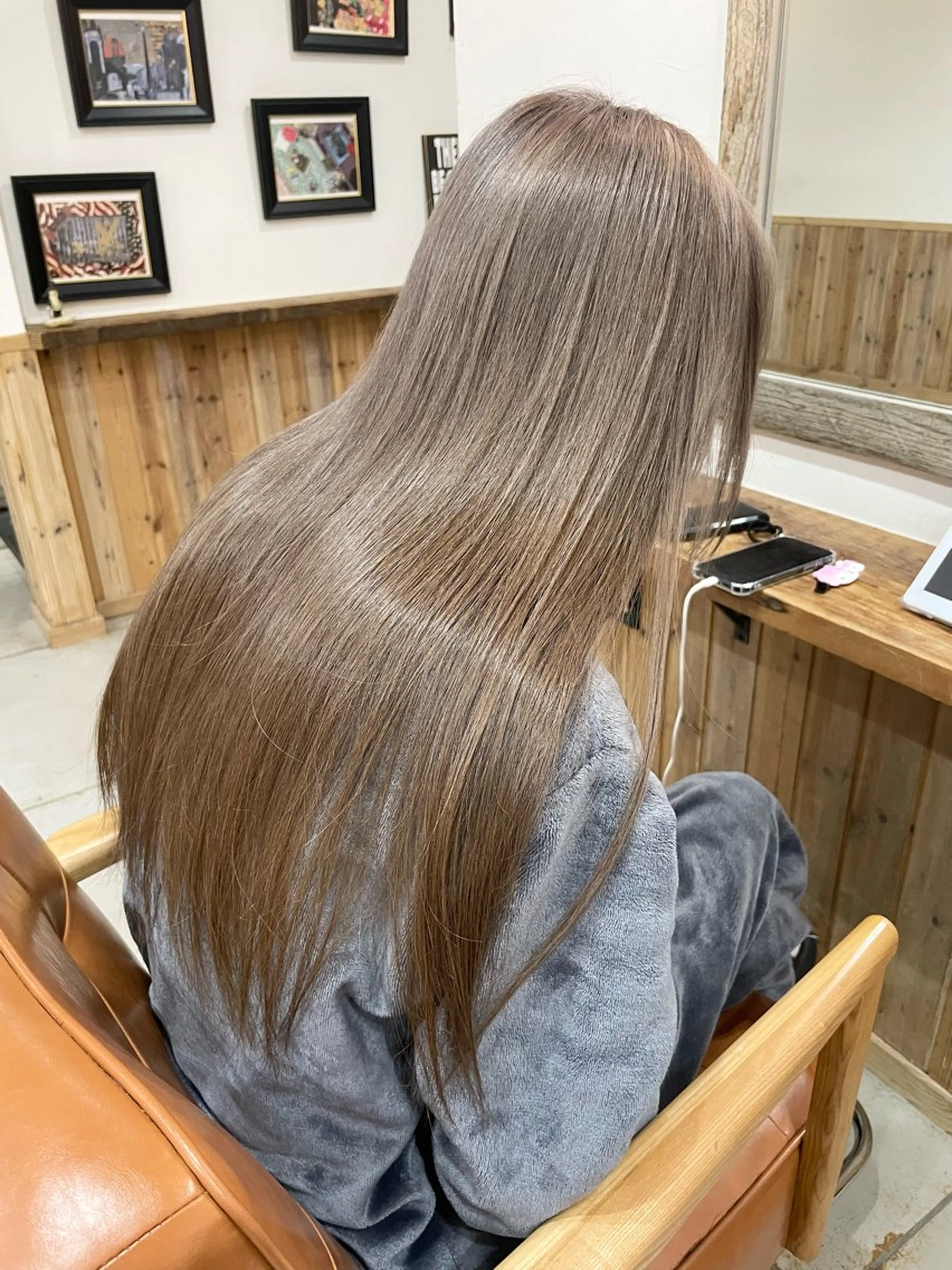 ロング カラー グレージュ ミルクティーグレージュ Wカラーレイヤーカ ット⚡️CHIAKIのヘアスタイル