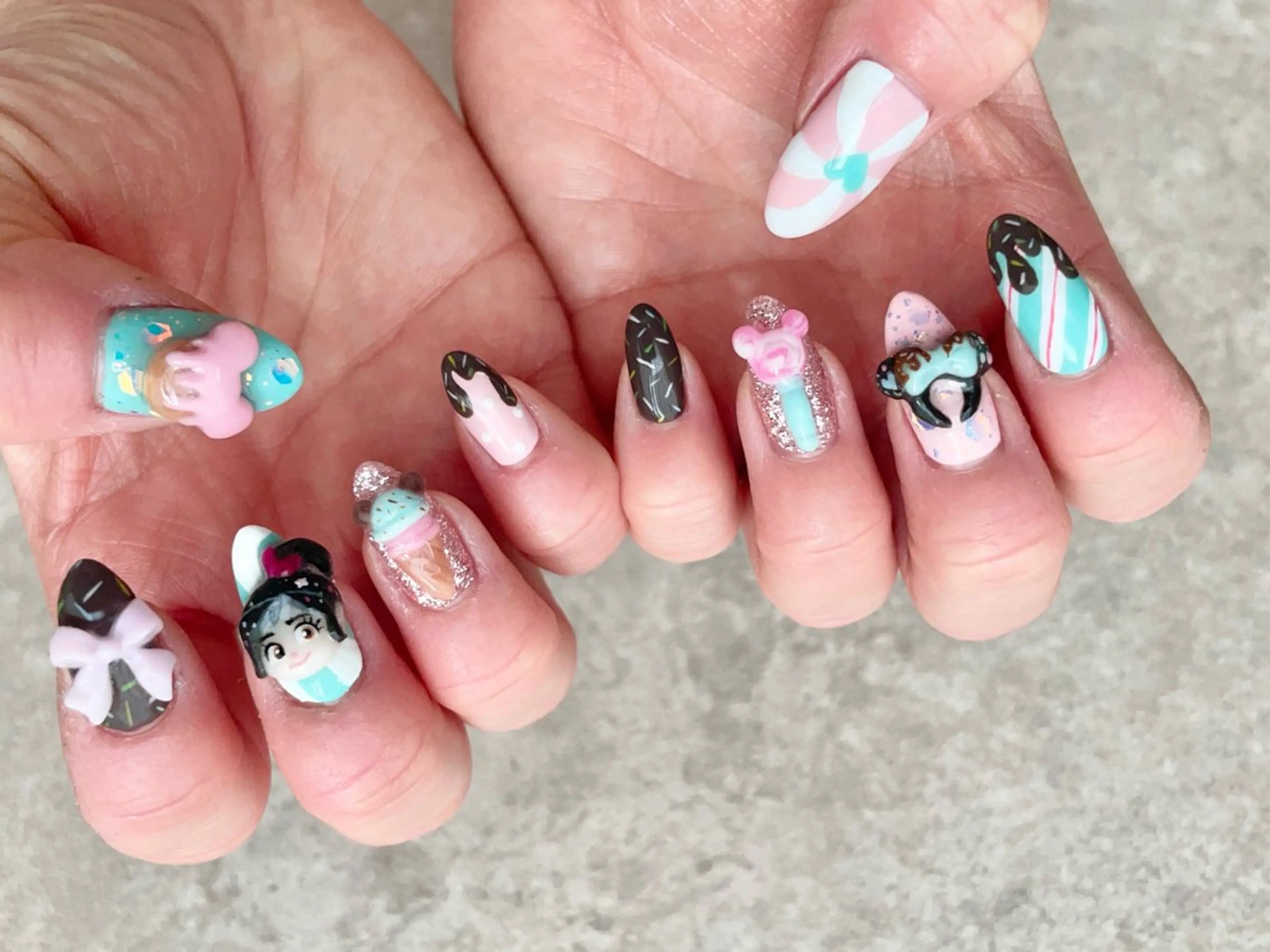 ネイル FILL nail SHIORIのネイルデザイン