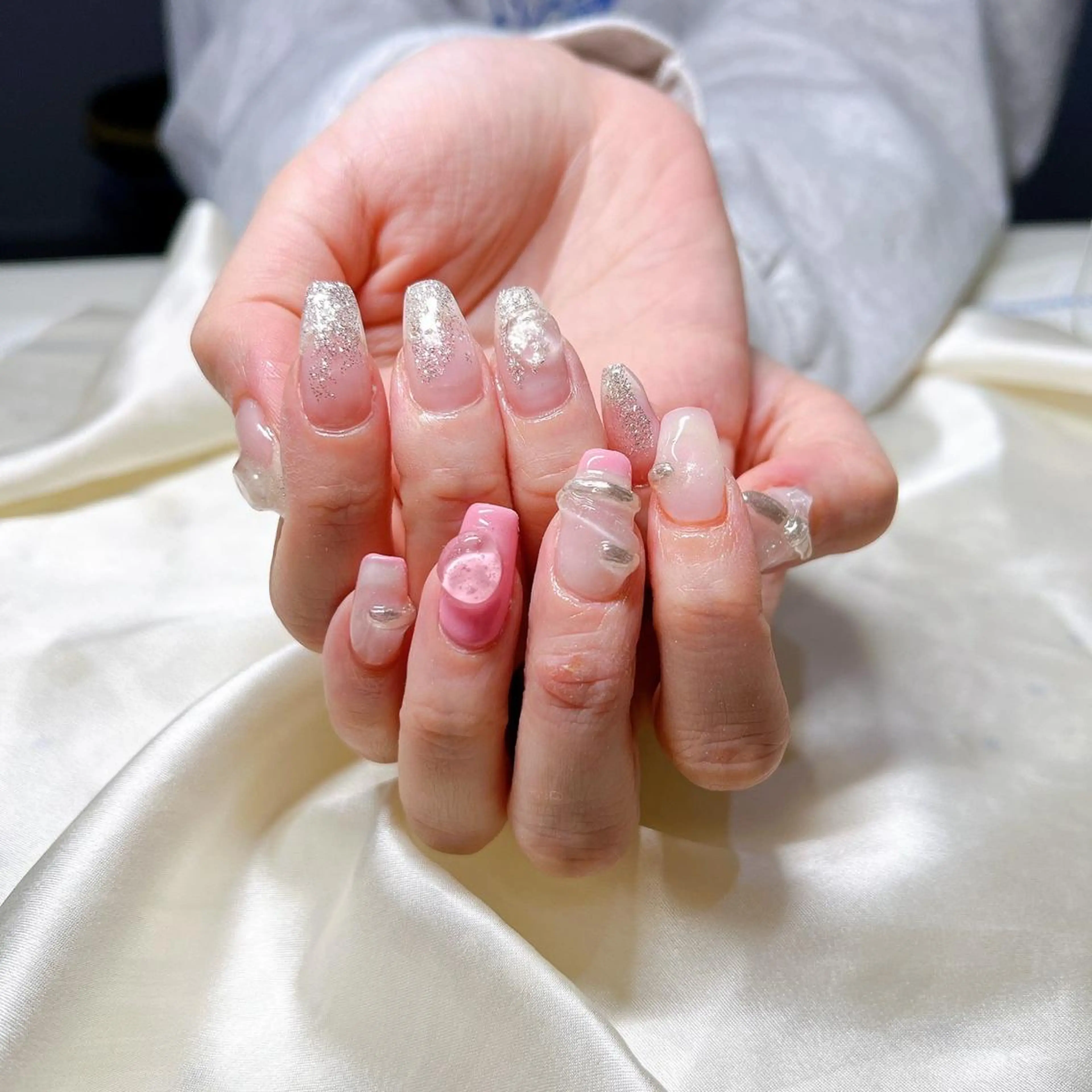 ネイル マツエク・マツパ アイブロウ 眉カラー 韓国風マツエク パリジェンヌラッシュリフト まつげパーマ ワンホンマツエク ハンドネイル Nail&eye Belire 新宿のネイルデザイン