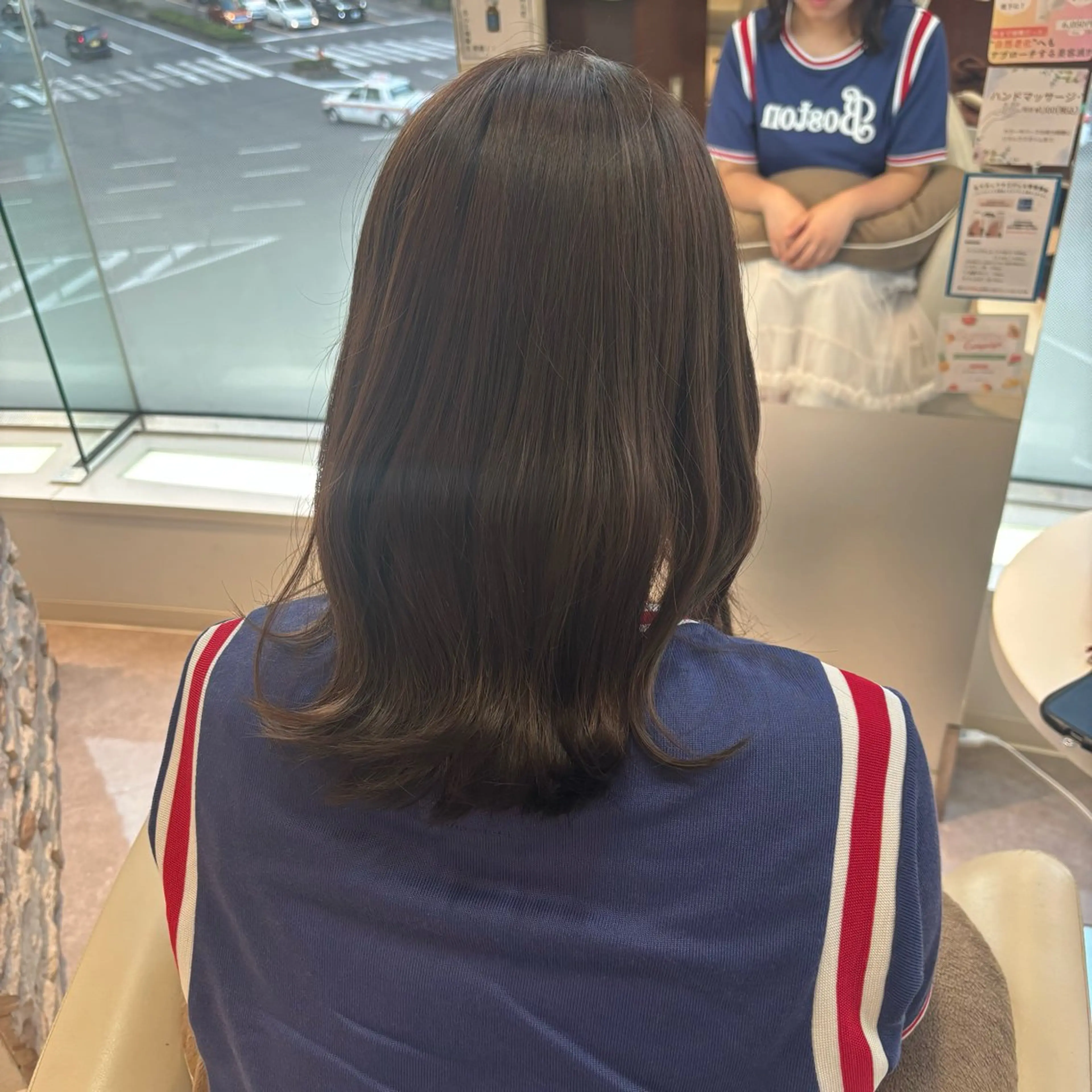カラー レナークアリア 武田明花音のヘアスタイル