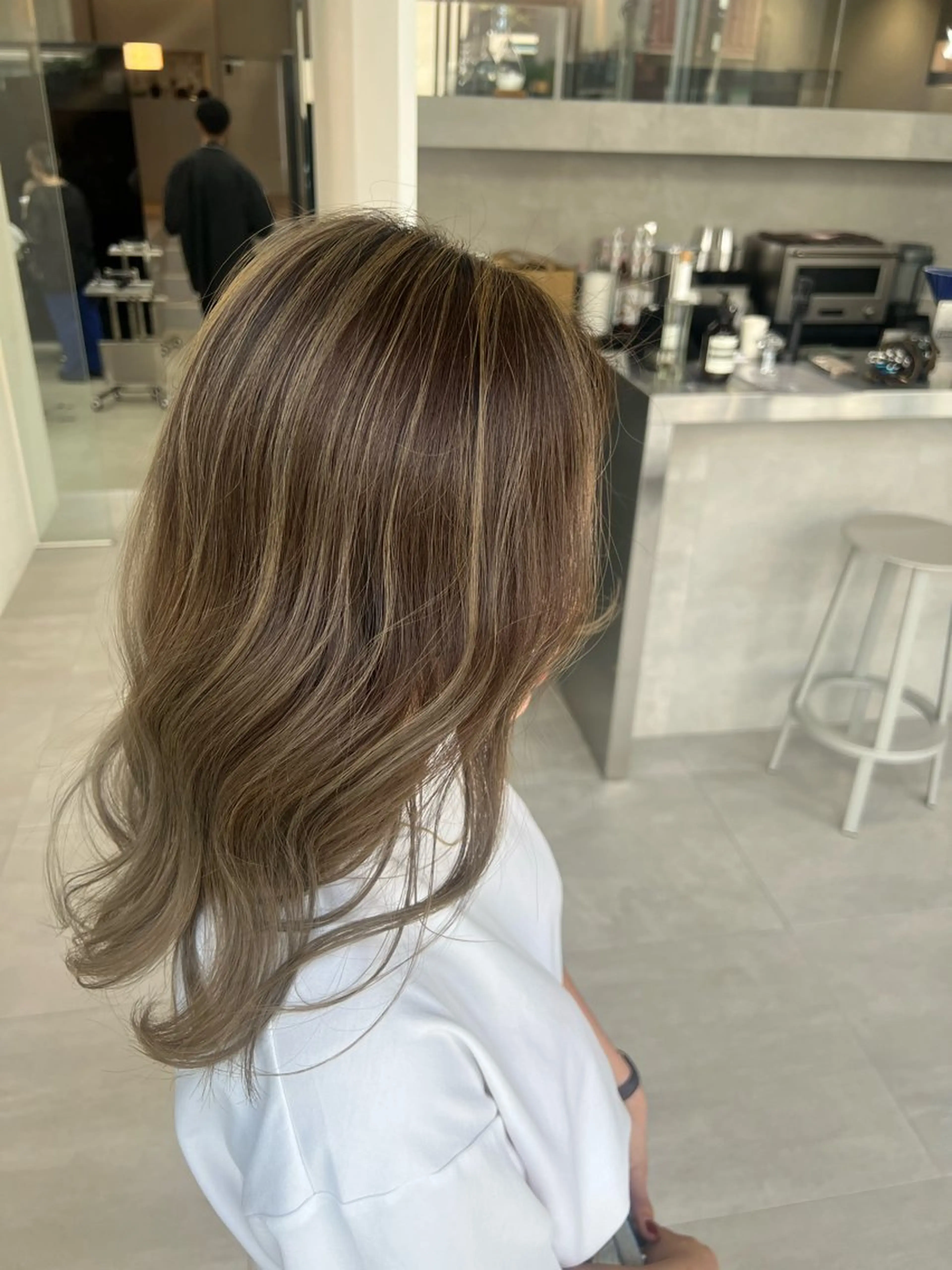 ミディアム カラー ハイトーンカラー カット ヘアカラー トリートメント 吉沢遣人/レイヤー 艶カラー/抜け感のヘアスタイル