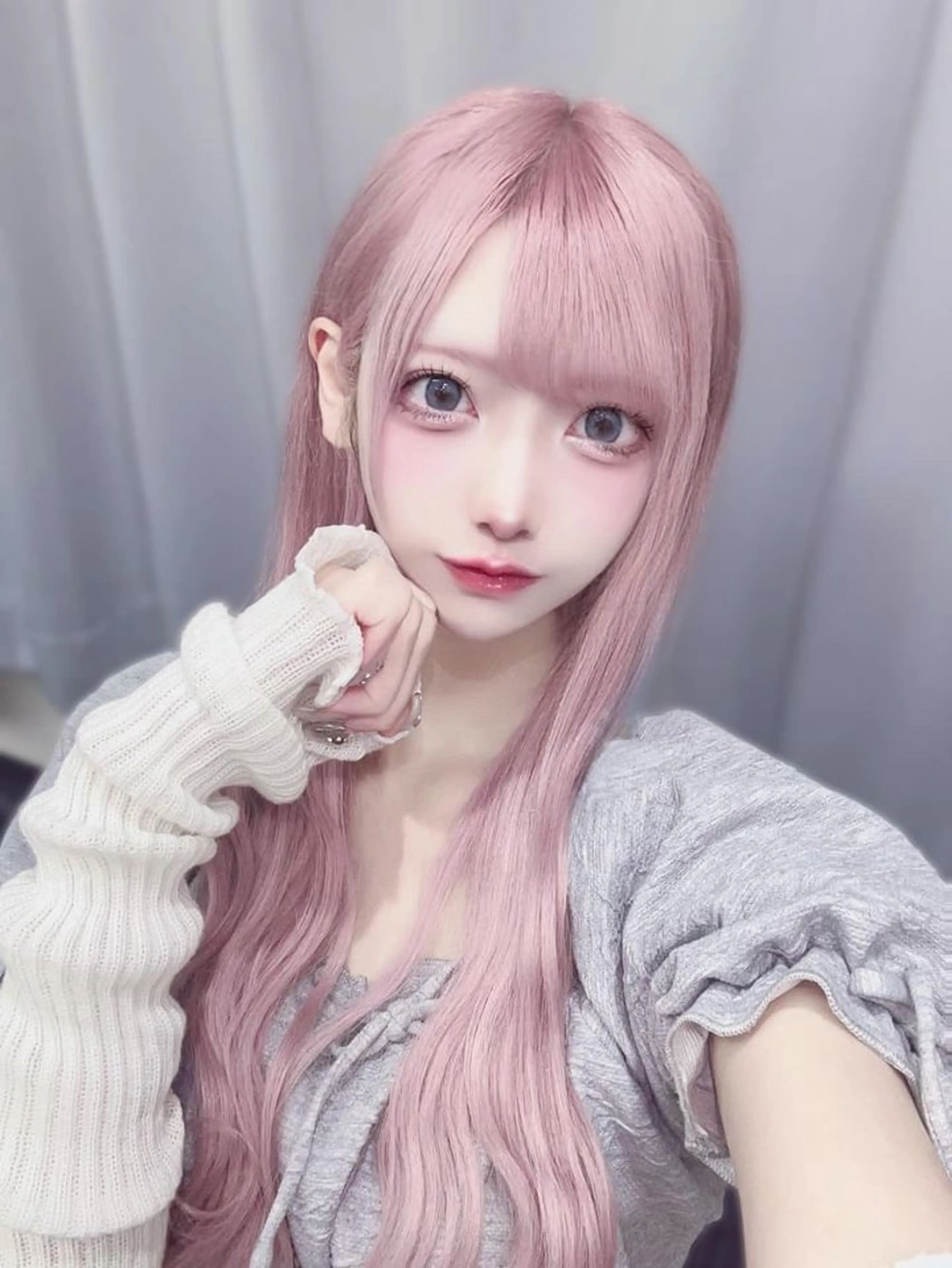 セミロング カラー ピンクカラー ホワイトピンク ホワイト&レイヤーカ ットエクステ長畠俊輔のヘアスタイル