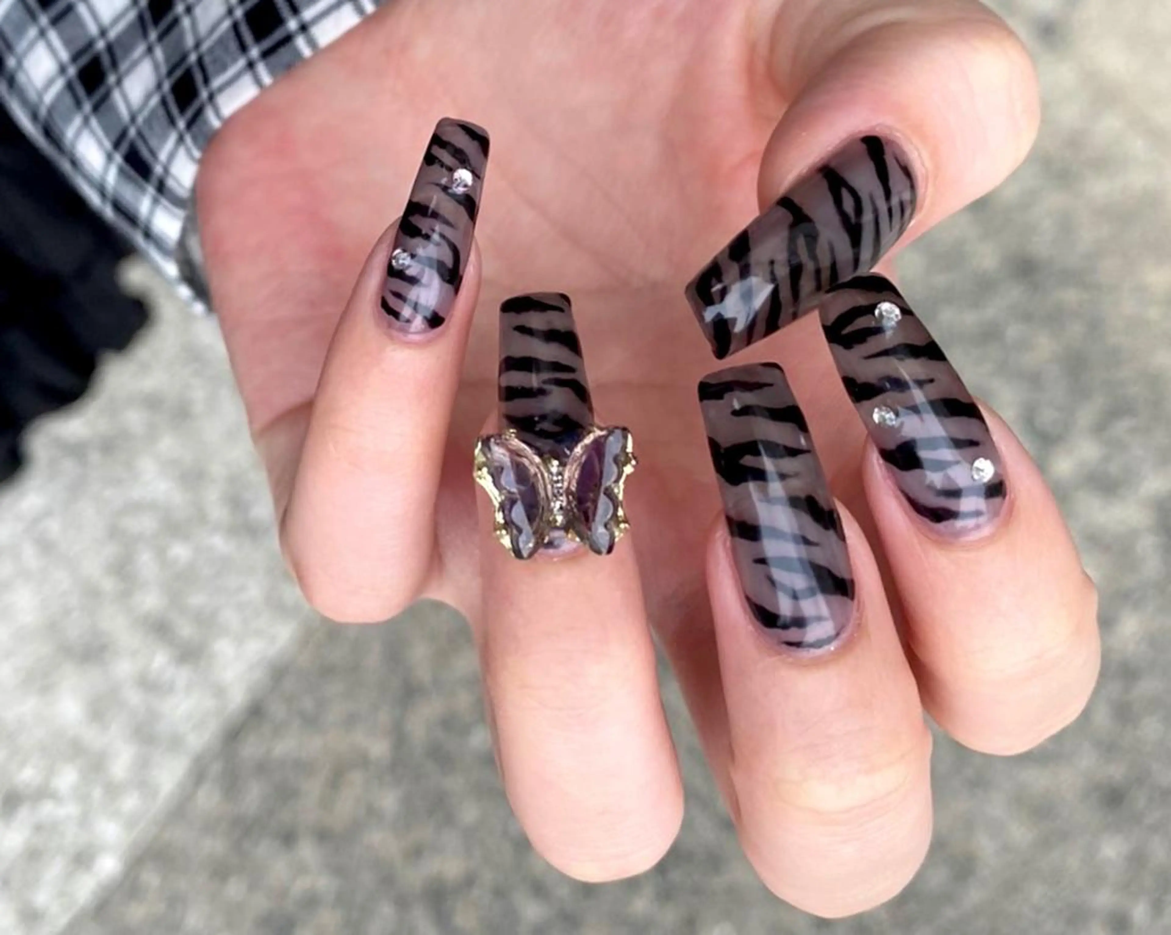 ネイル le'a moe KONAMIのネイルデザイン