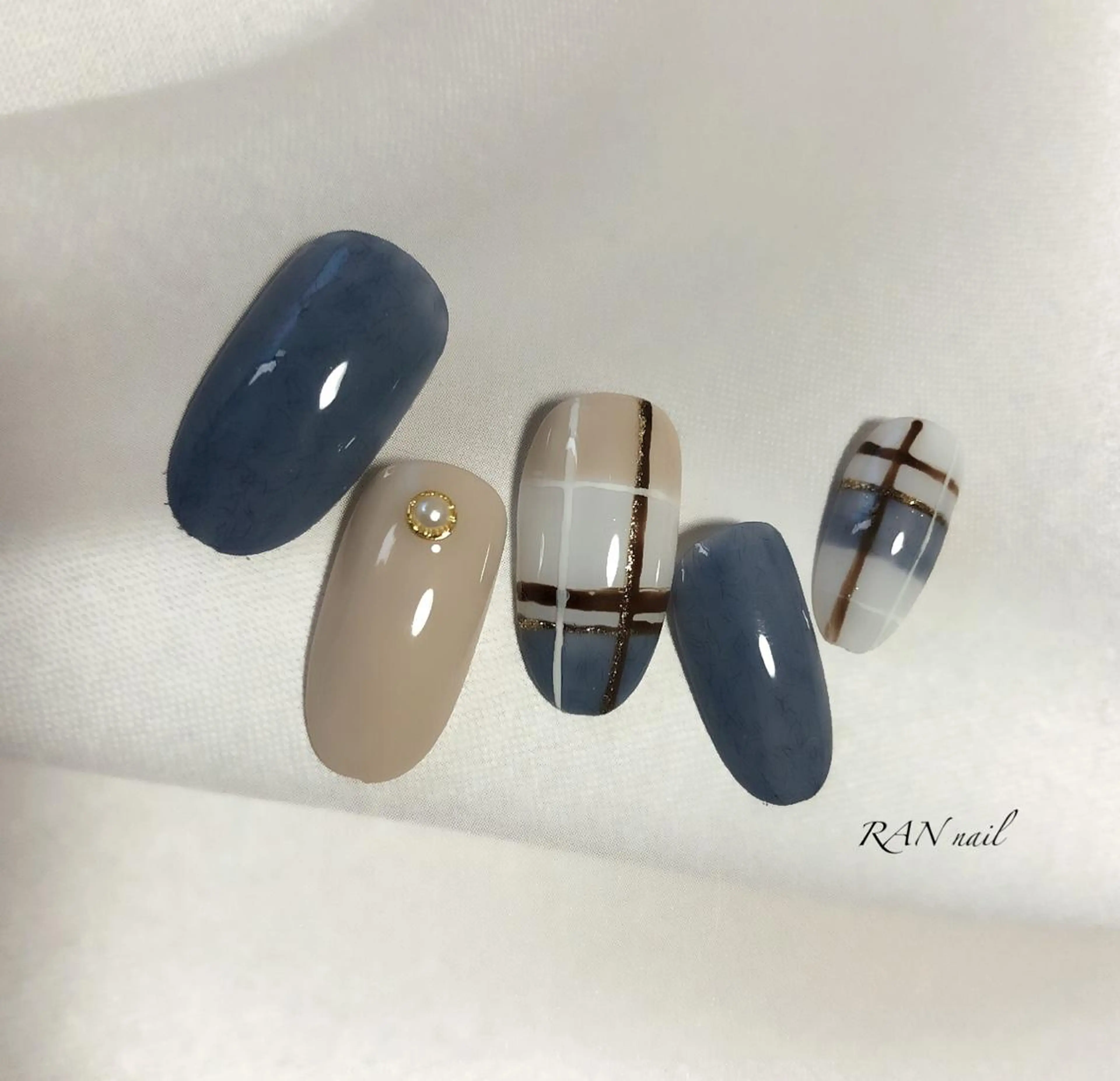 ネイル ブルー フットネイル オフィスネイル 冬ネイル ハンドネイル フットネイル RAN nail 〜ランネイル〜所属・RAN nailのネイルデザイン