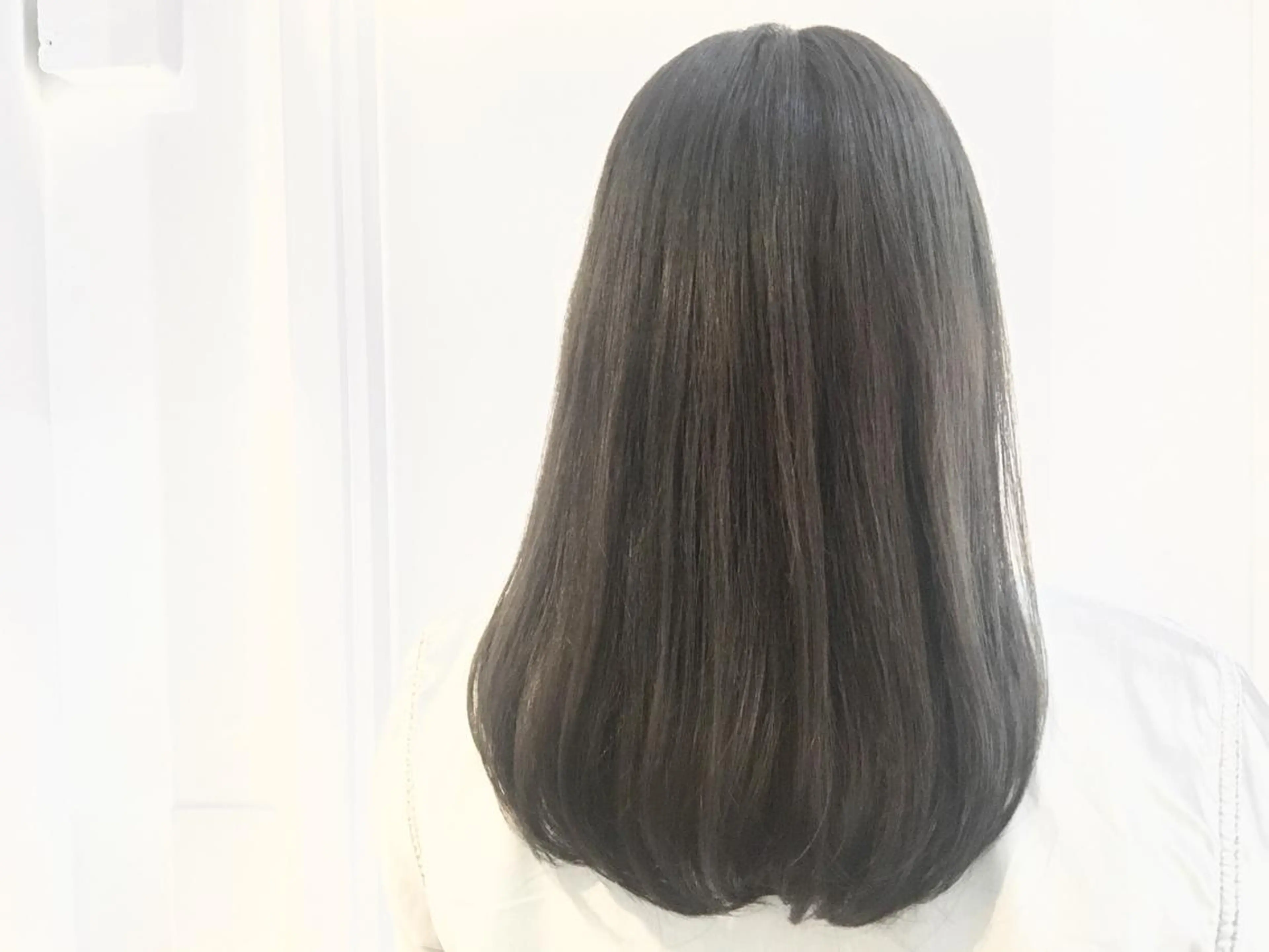 ミディアム カラー グレージュ カット 縮毛矯正 トリートメント 半個室女性salon 🩰Natsumiのヘアスタイル